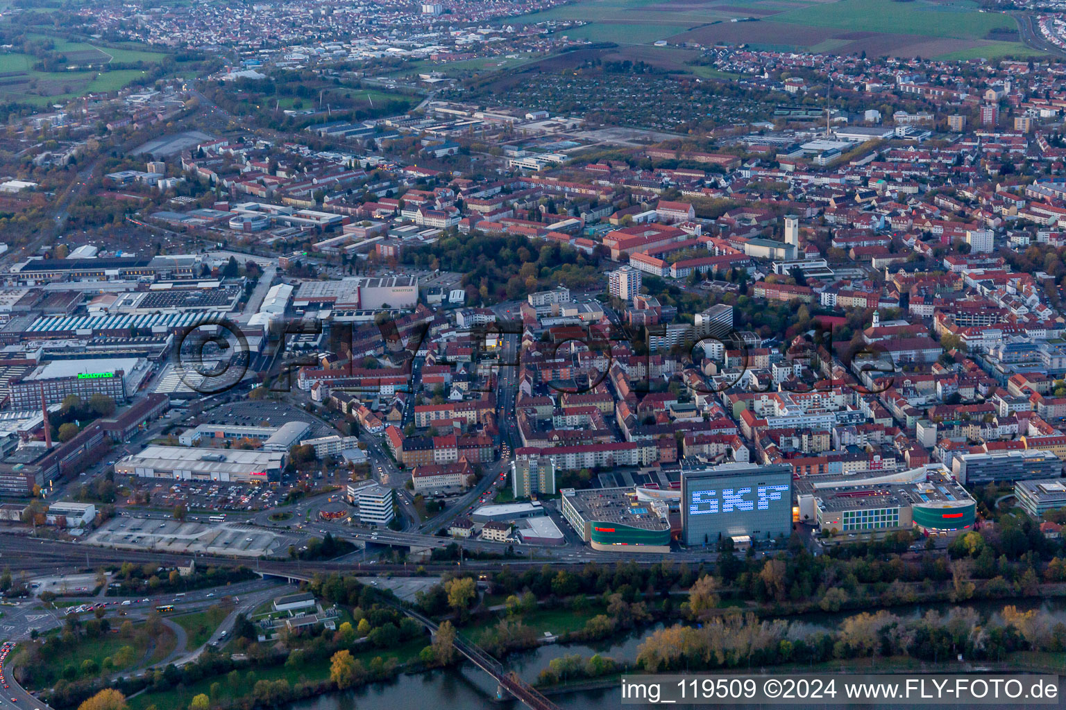 Vue d'oiseau de Schweinfurt dans le département Bavière, Allemagne