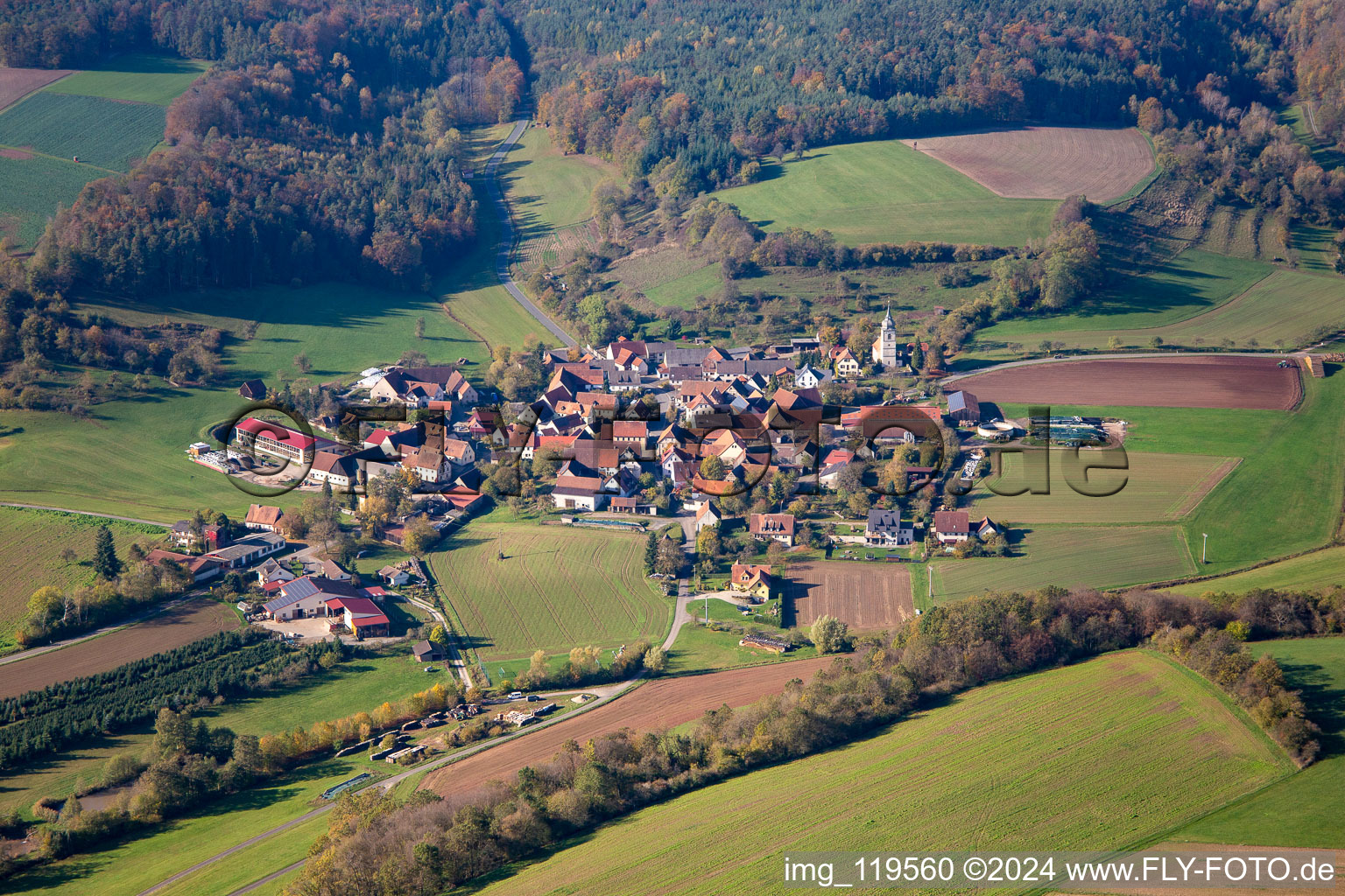 Vue aérienne de Quartier Ebersbrunn in Geiselwind dans le département Bavière, Allemagne