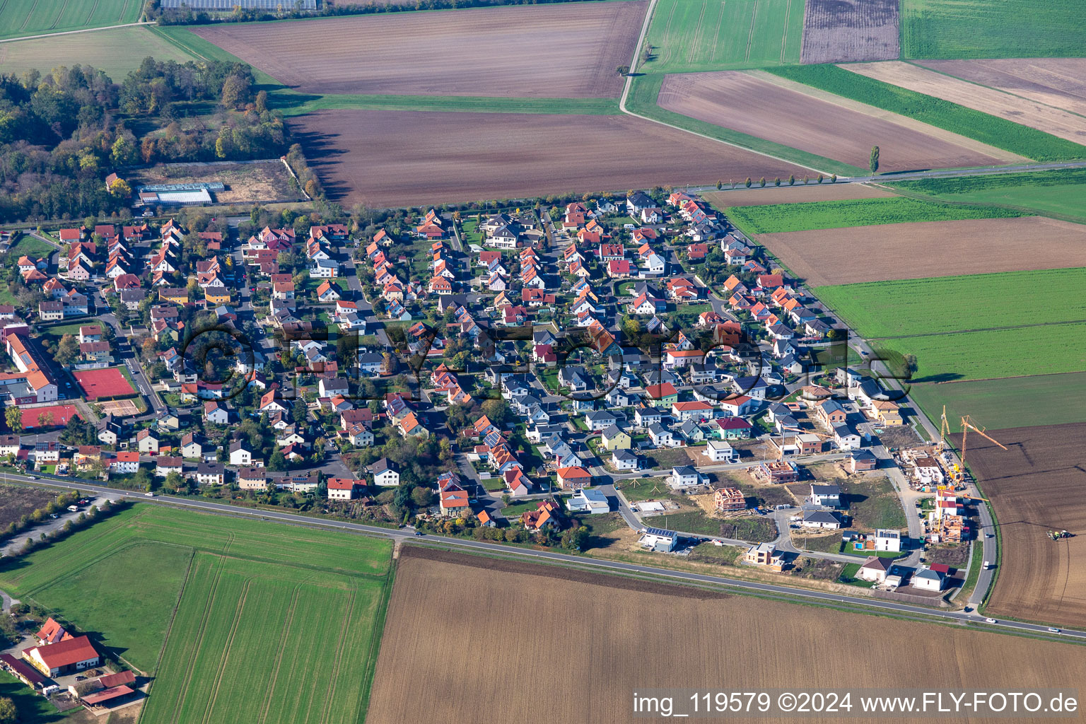 Vue aérienne de Nouvelle zone de développement à Wiesentheid dans le département Bavière, Allemagne