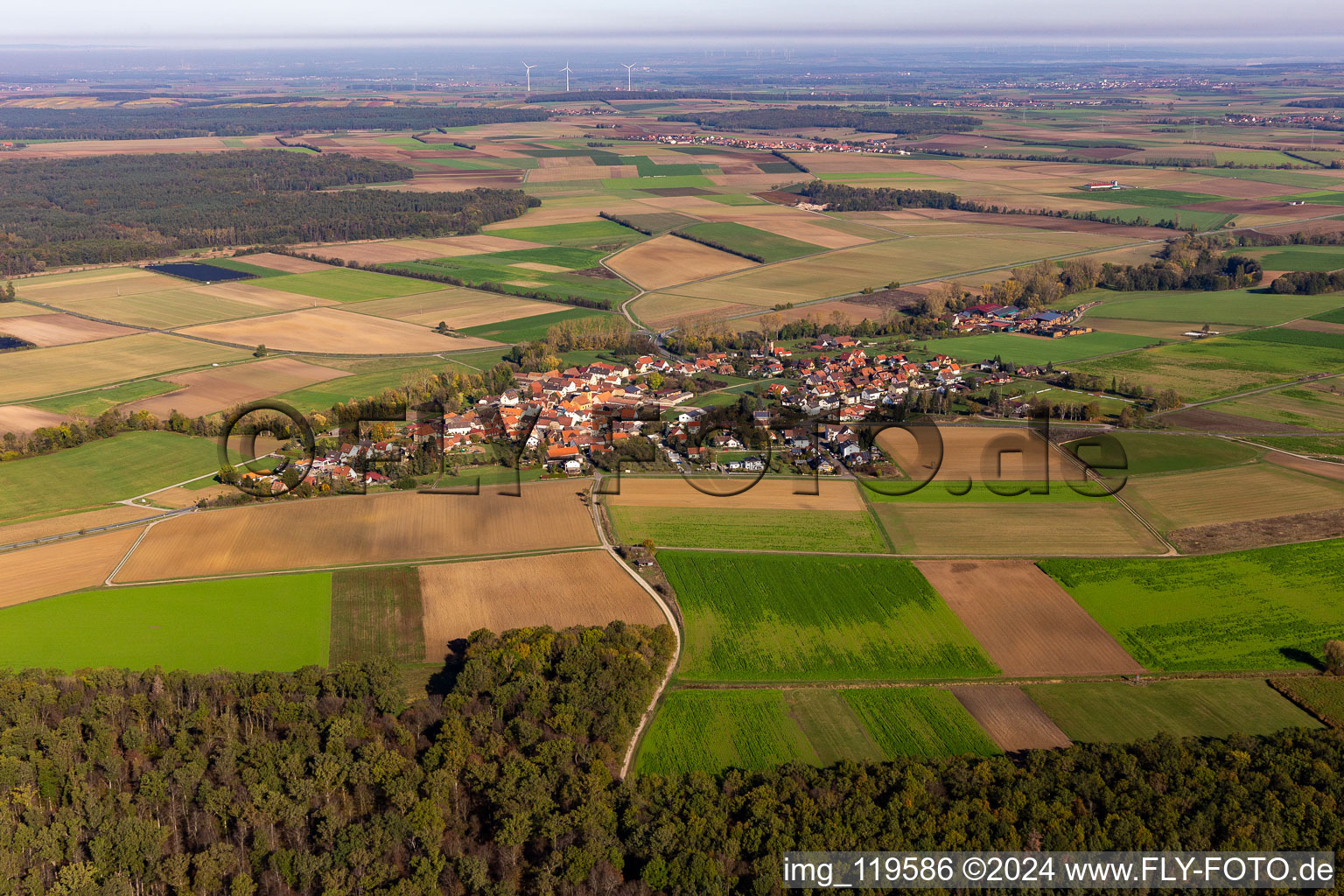 Vue aérienne de Quartier Reupelsdorf in Wiesentheid dans le département Bavière, Allemagne