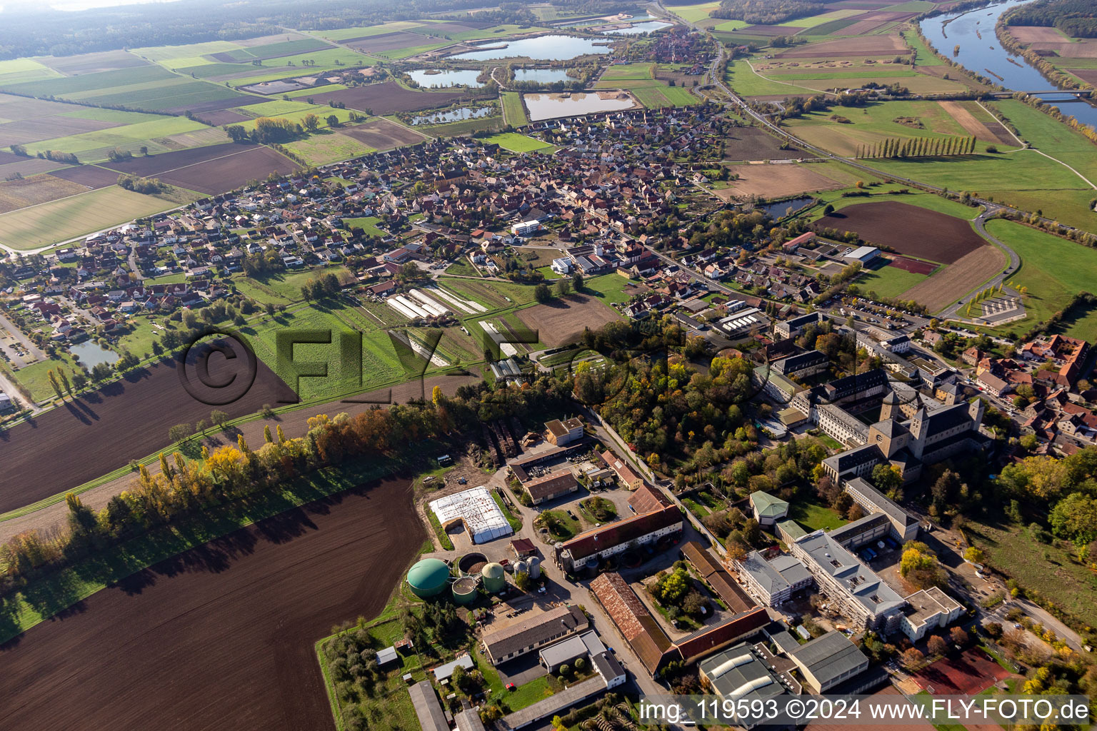 Photographie aérienne de Abbaye de Münsterschwarzach à le quartier Stadtschwarzach in Schwarzach am Main dans le département Bavière, Allemagne