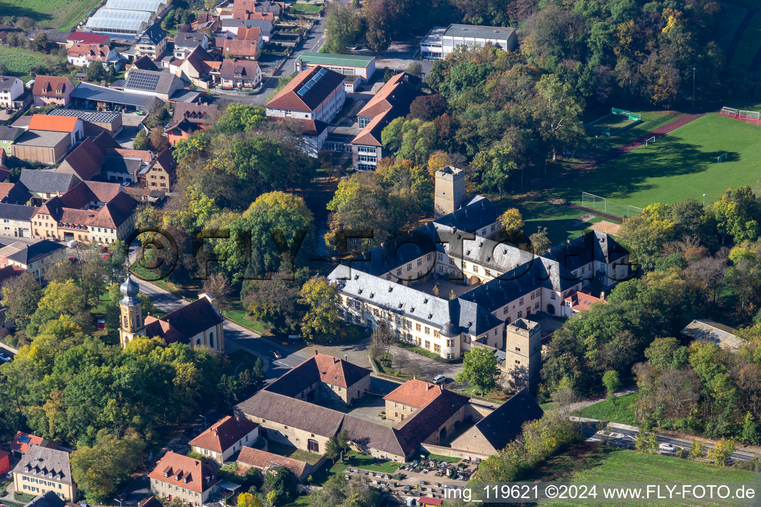 Photographie aérienne de Château du Comte Schönborn Gaibach à le quartier Gaibach in Volkach dans le département Bavière, Allemagne