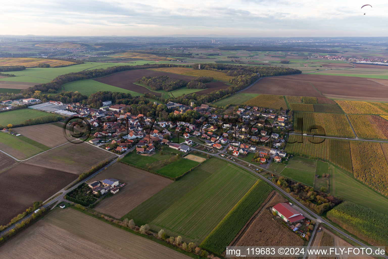 Vue oblique de Quartier Gaibach in Volkach dans le département Bavière, Allemagne