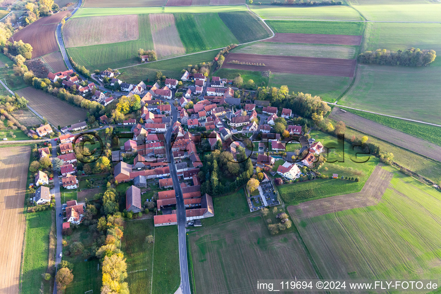 Vue aérienne de Quartier Brück in Dettelbach dans le département Bavière, Allemagne