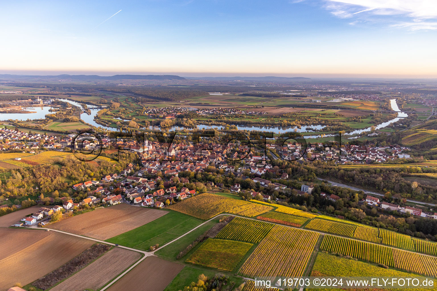 Vue aérienne de Dettelbach dans le département Bavière, Allemagne