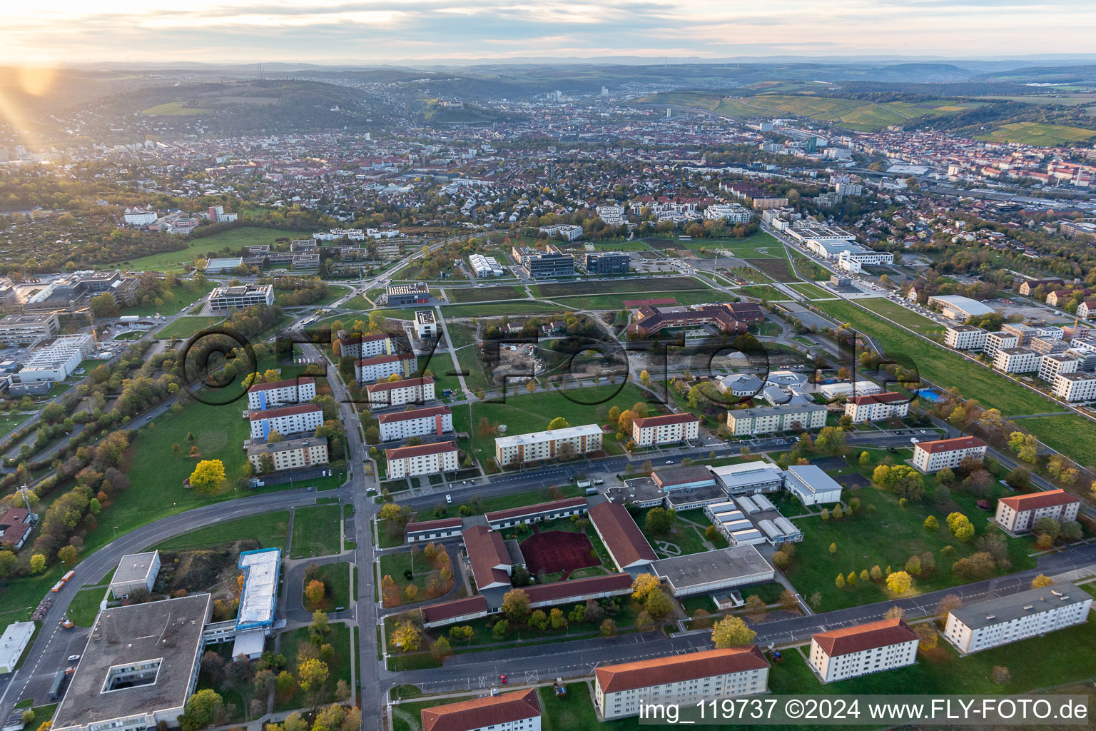 Vue aérienne de Campus Hubland Nord de l'Université Würzburg à le quartier Frauenland in Würzburg dans le département Bavière, Allemagne