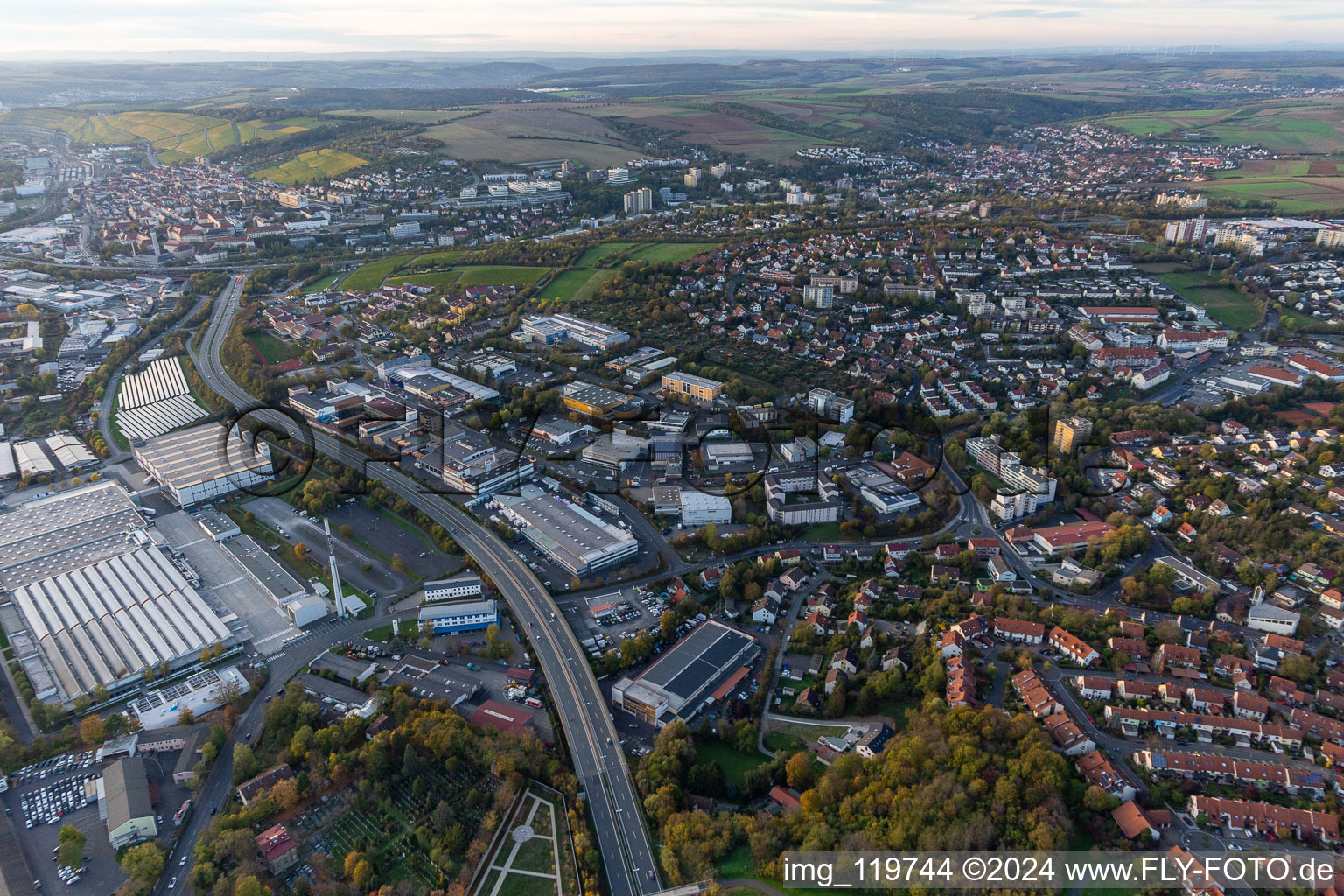 Vue aérienne de Quartier Grombühl in Würzburg dans le département Bavière, Allemagne