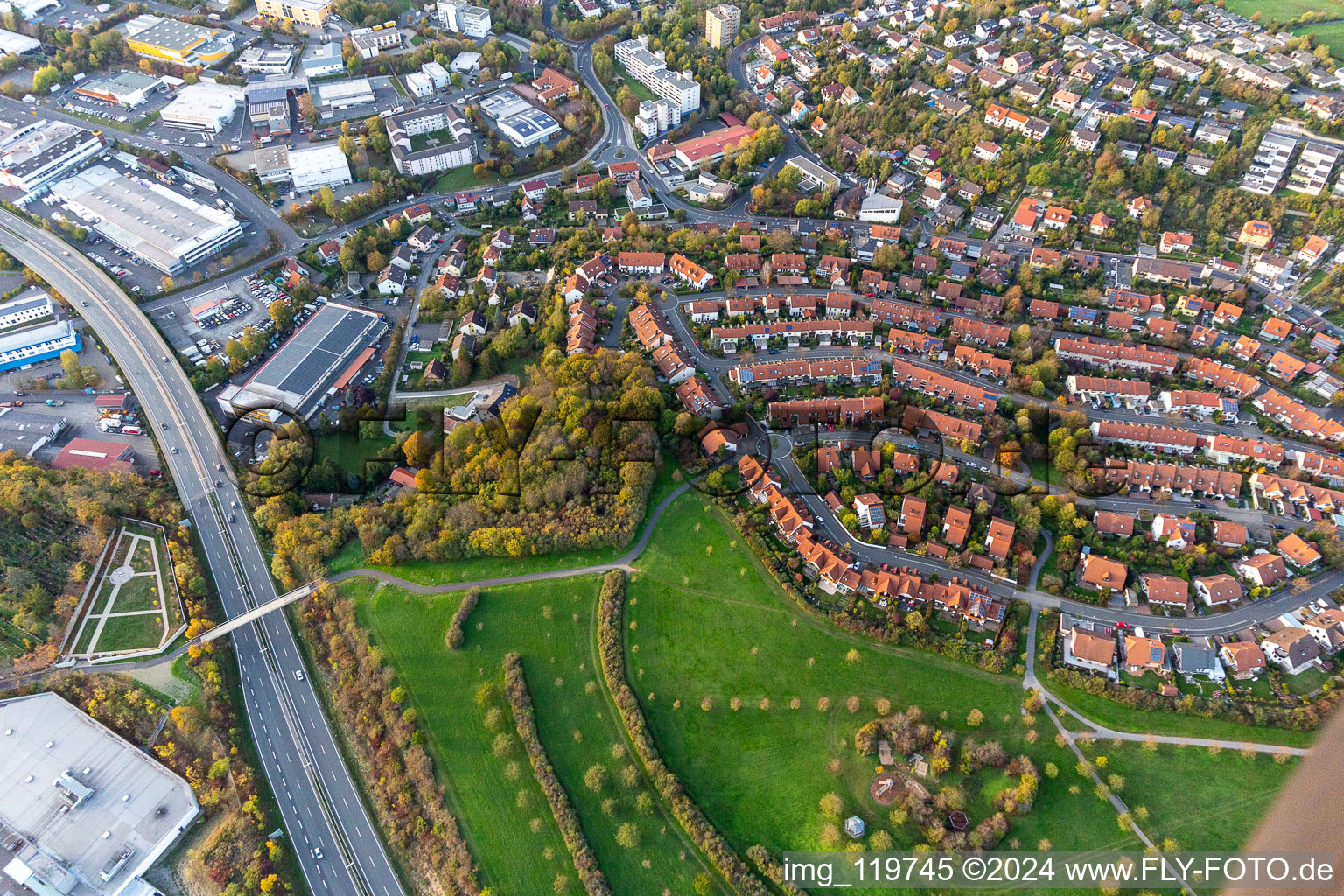 Vue aérienne de Quartier Grombühl in Würzburg dans le département Bavière, Allemagne