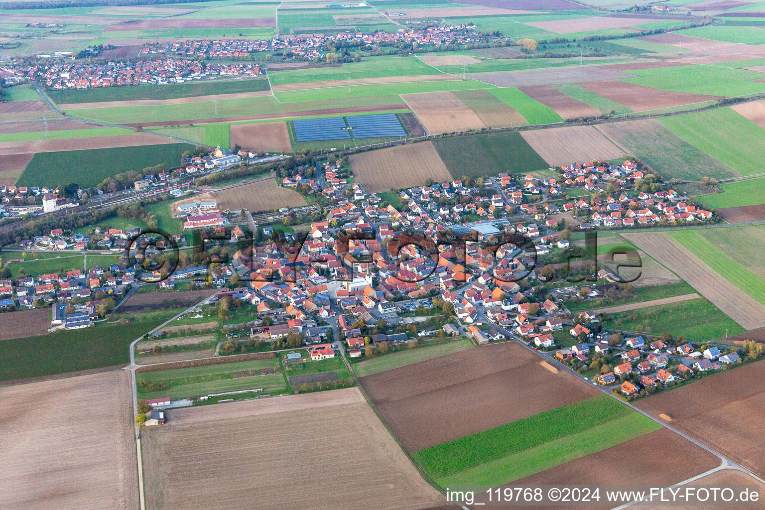 Vue aérienne de Waigolshausen dans le département Bavière, Allemagne