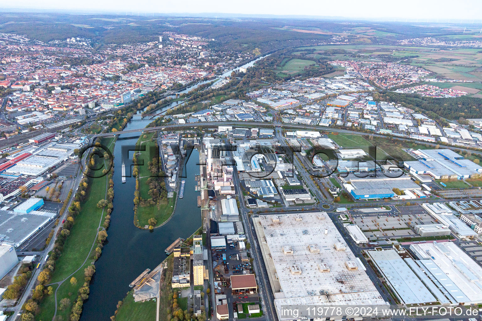 Port à Schweinfurt dans le département Bavière, Allemagne d'en haut