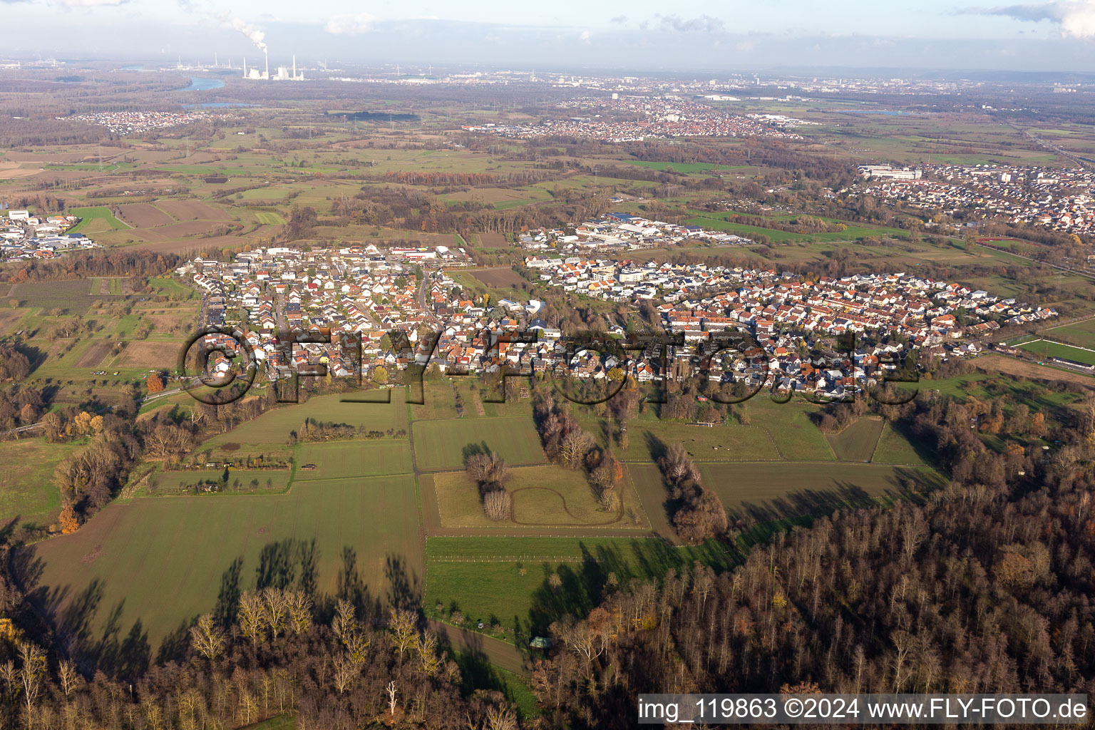 Vue aérienne de Du sud à le quartier Würmersheim in Durmersheim dans le département Bade-Wurtemberg, Allemagne