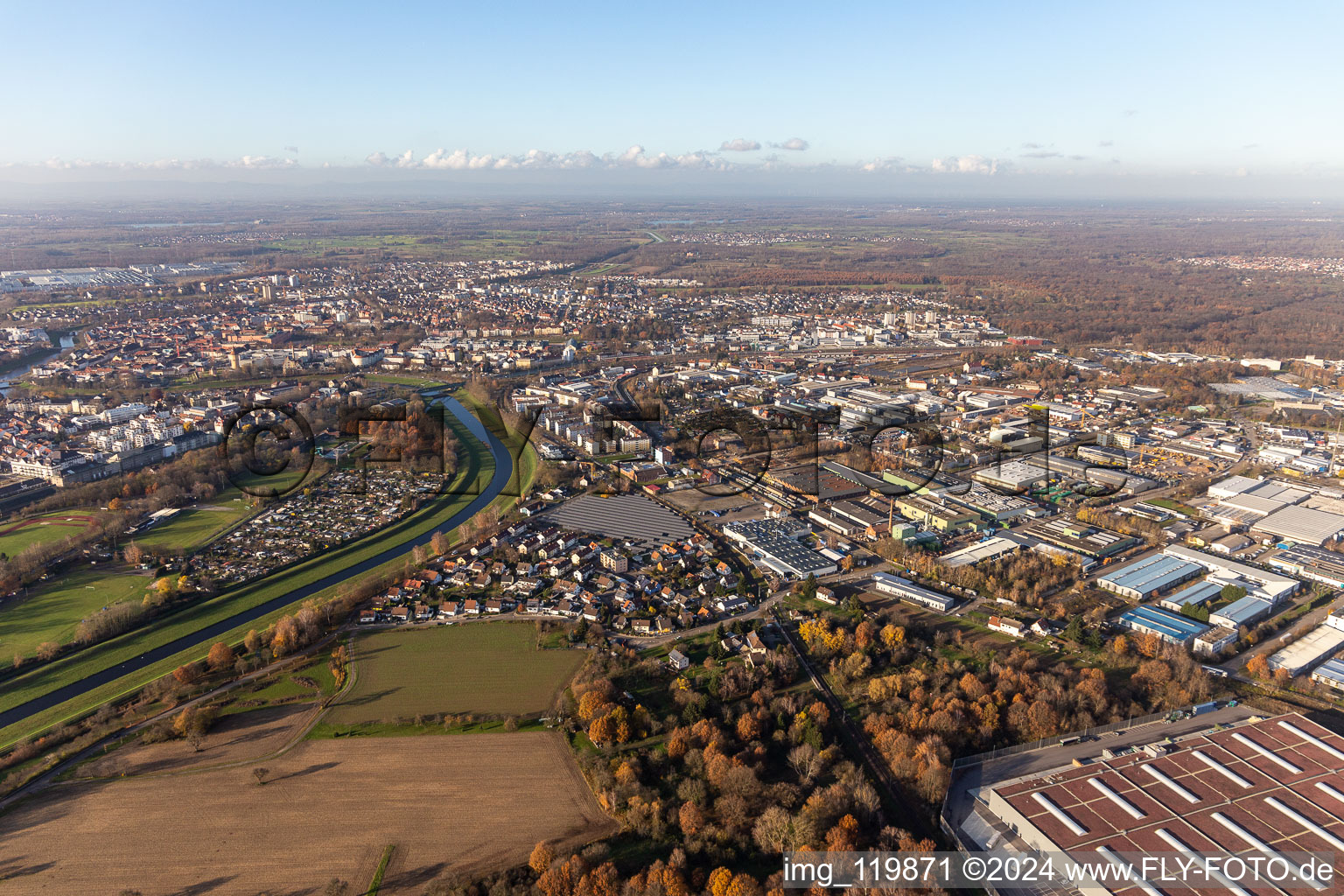 Vue aérienne de Murg de l'est à Rastatt dans le département Bade-Wurtemberg, Allemagne