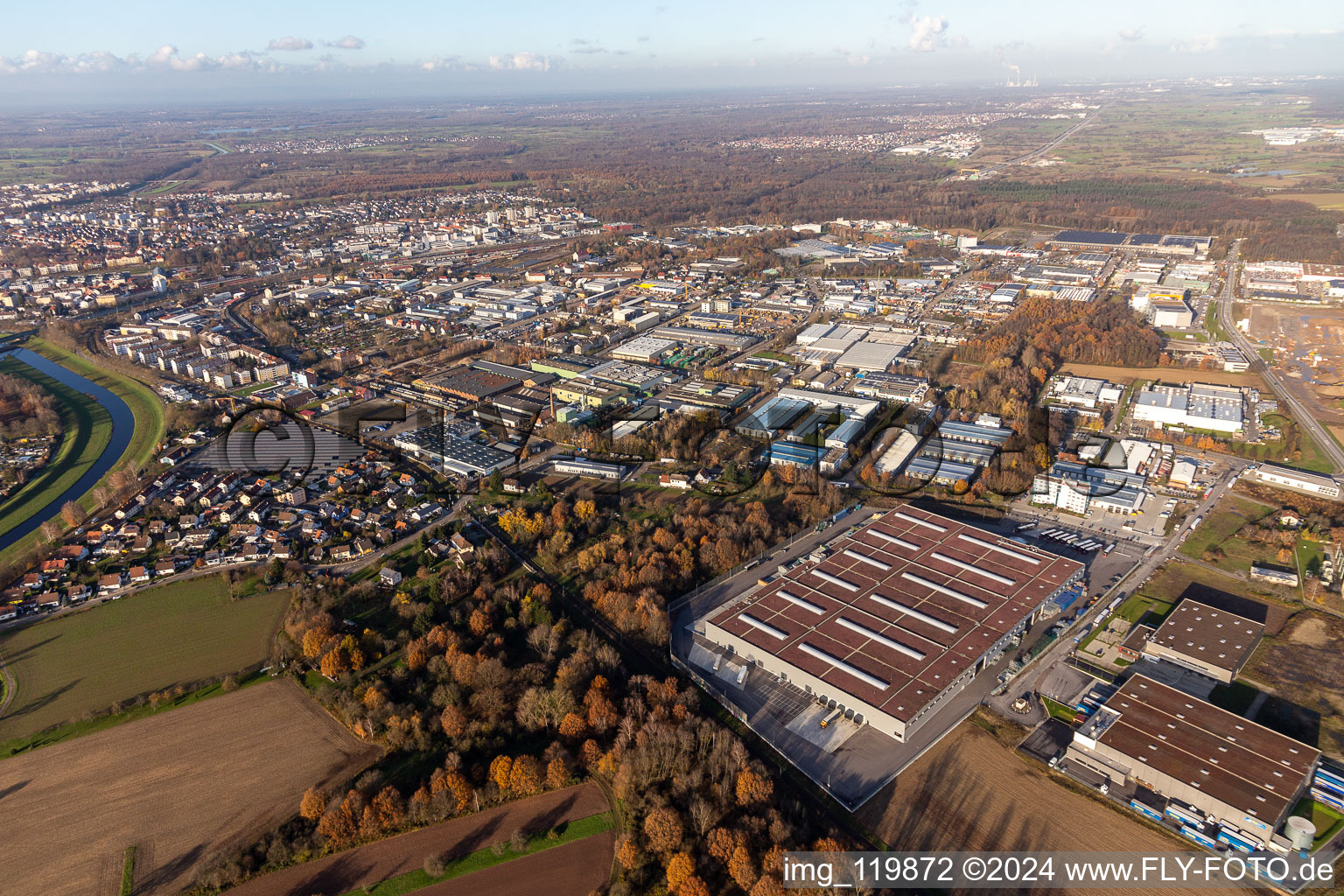 Vue aérienne de Zone industrielle Rue Industrielle Duvenbeck Logistics Europe à le quartier Niederbühl in Rastatt dans le département Bade-Wurtemberg, Allemagne