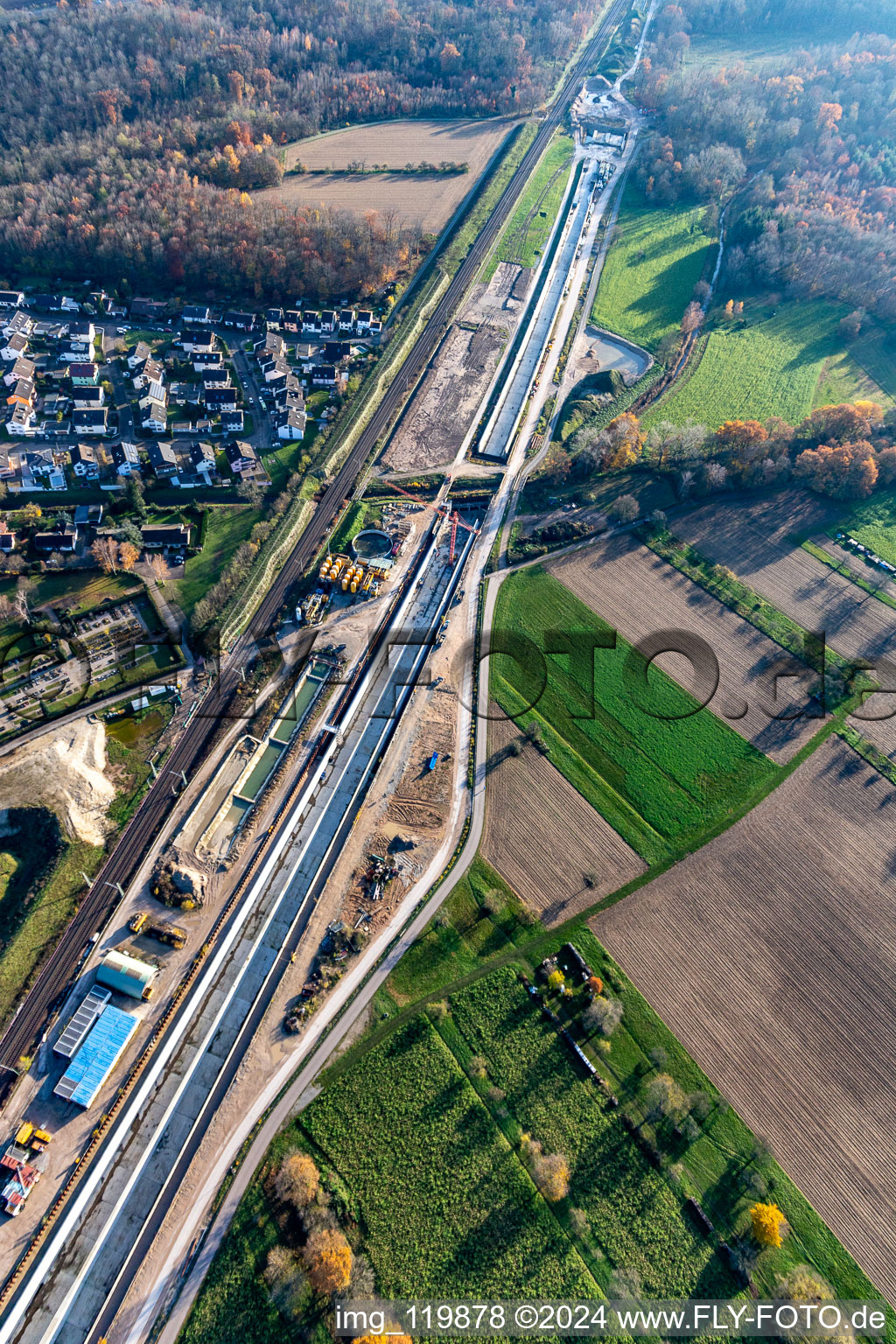 Vue aérienne de Chantier de construction de tunnels pour la nouvelle construction de la ligne ICE dans le réseau de lignes de la Deutsche Bahn à le quartier Niederbühl in Rastatt dans le département Bade-Wurtemberg, Allemagne