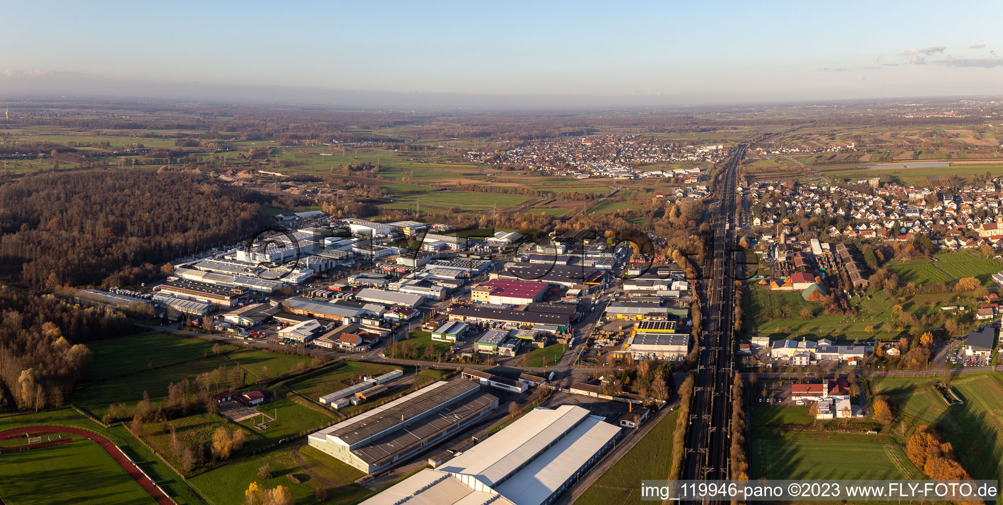 Vue aérienne de Zone commerciale et implantation d'entreprise à Appenweier dans le département Bade-Wurtemberg, Allemagne