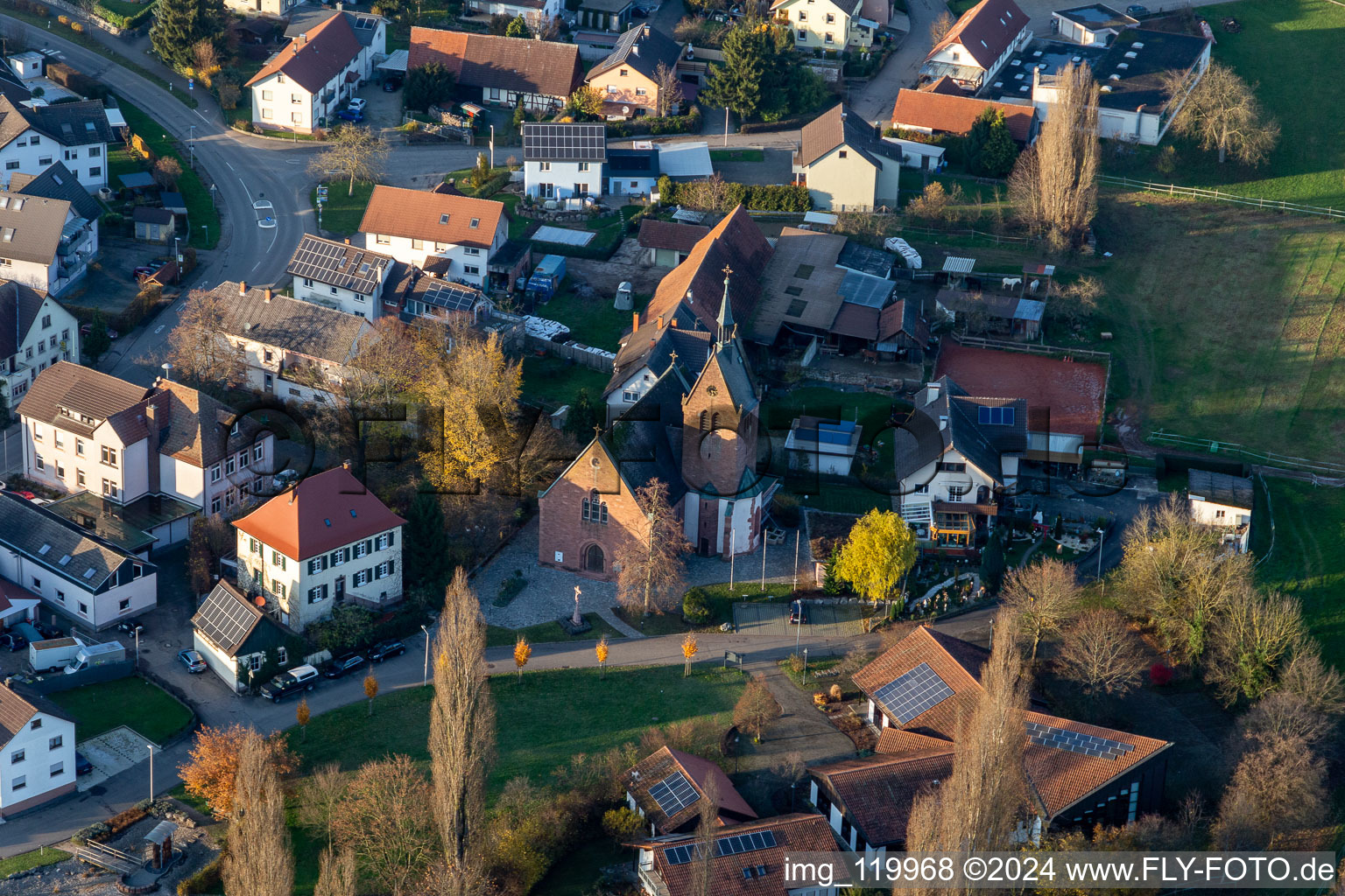 Vue aérienne de Sur la Kinzig à le quartier Weier in Offenburg dans le département Bade-Wurtemberg, Allemagne