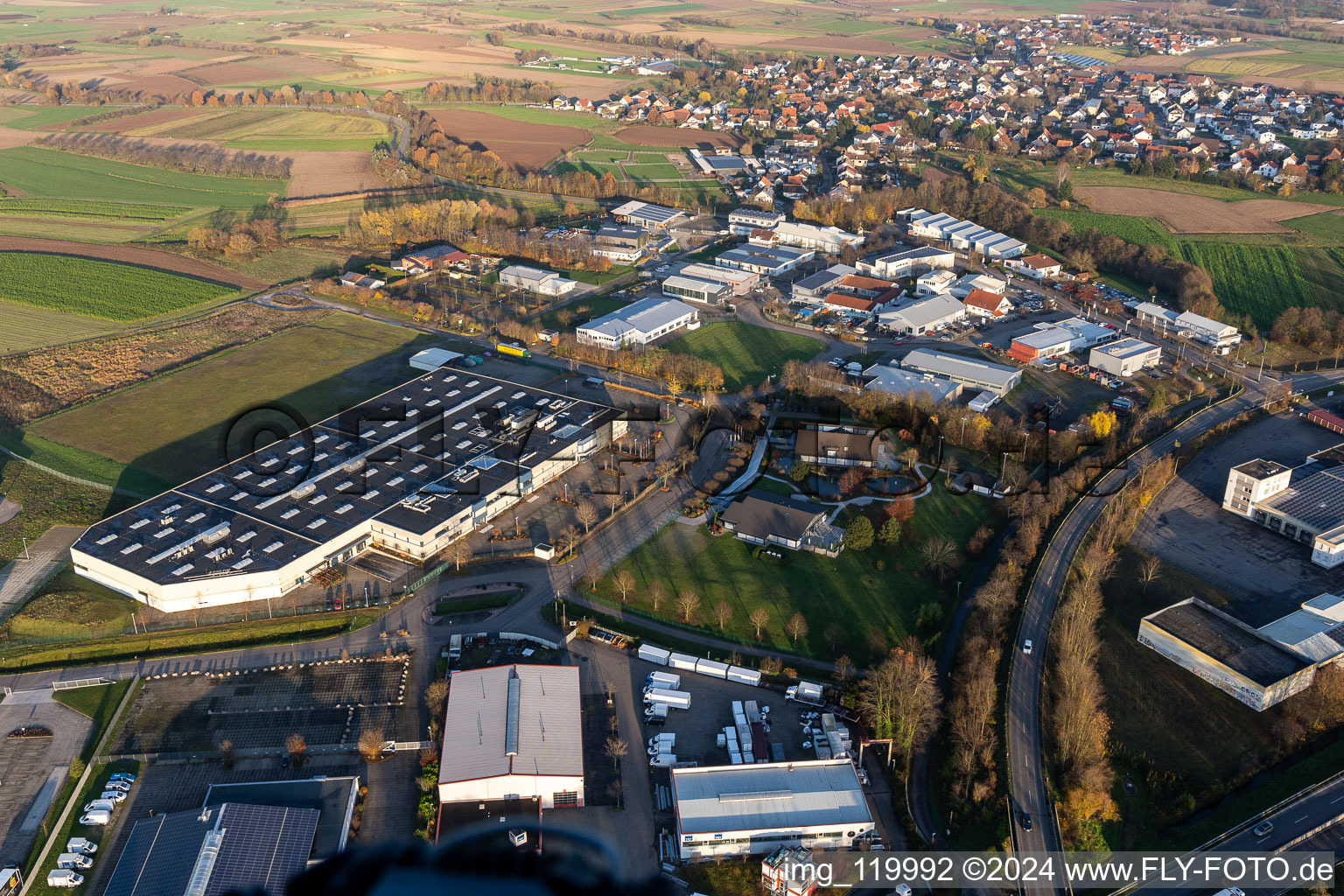 Vue aérienne de Zone industrielle Sand, Orsay à le quartier Sand in Willstätt dans le département Bade-Wurtemberg, Allemagne