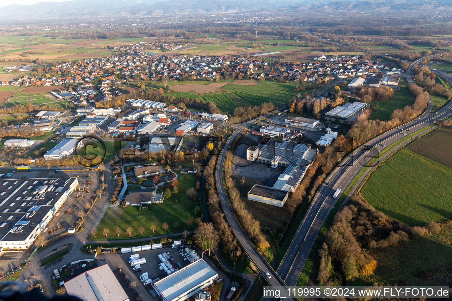 Vue aérienne de Zone industrielle Sand, Seer Gmbh à le quartier Sand in Willstätt dans le département Bade-Wurtemberg, Allemagne