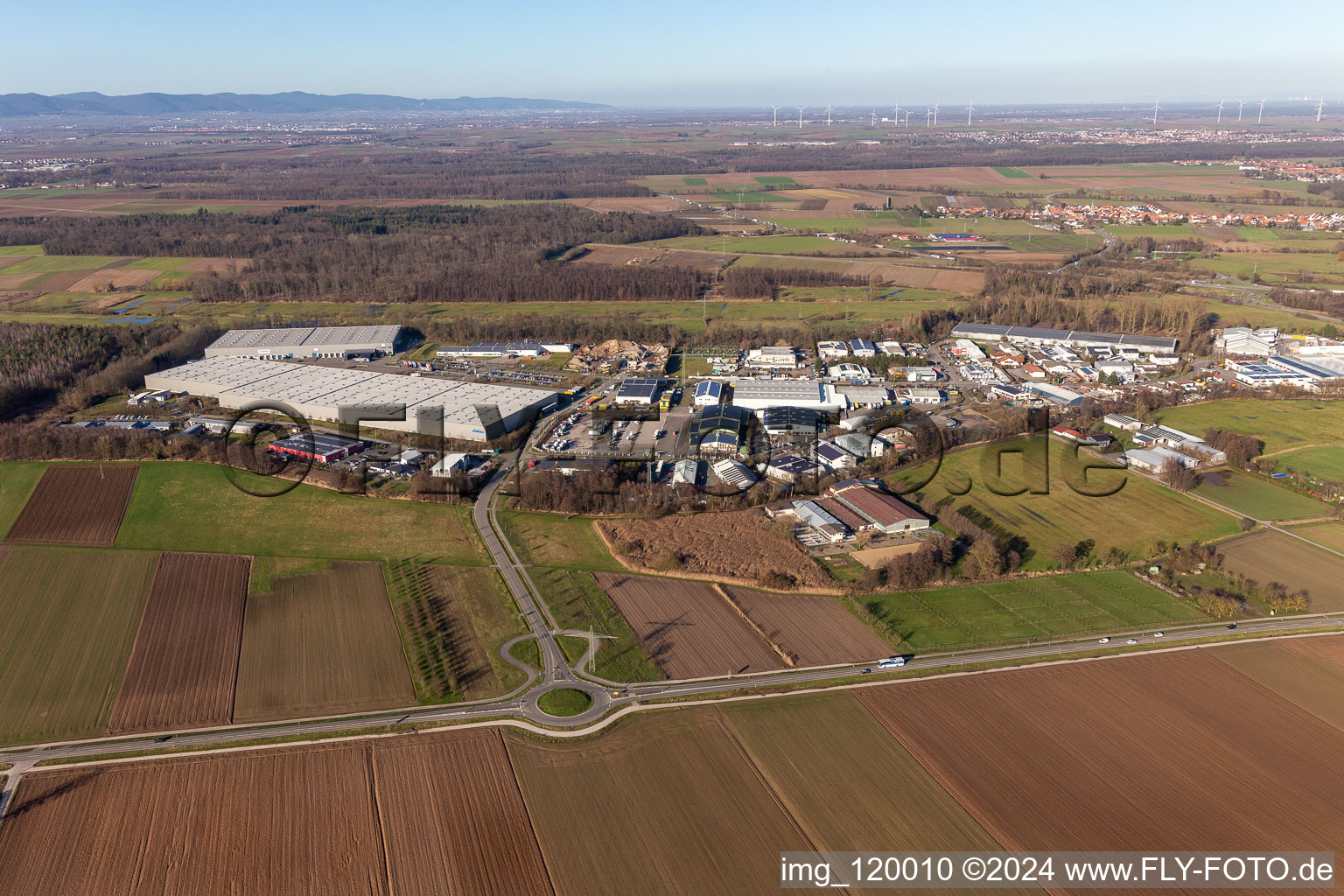 Vue aérienne de Zone industrielle de Horst à le quartier Minderslachen in Kandel dans le département Rhénanie-Palatinat, Allemagne