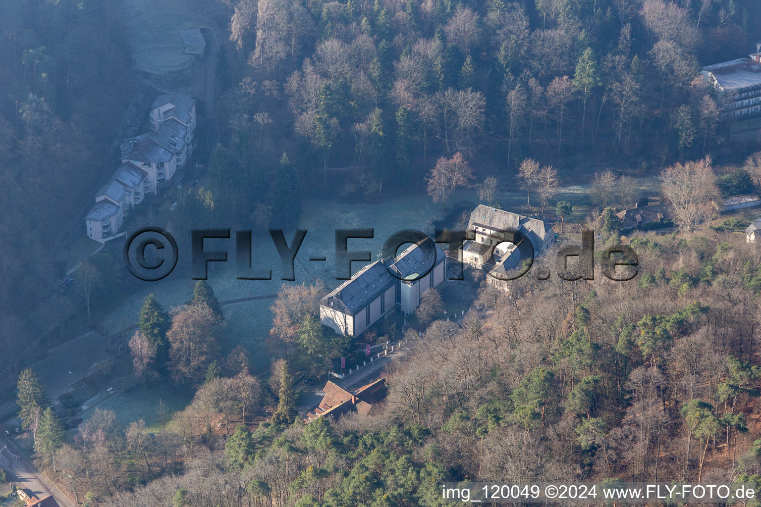 Vue aérienne de Hôtel Luisenpark à Bad Bergzabern dans le département Rhénanie-Palatinat, Allemagne