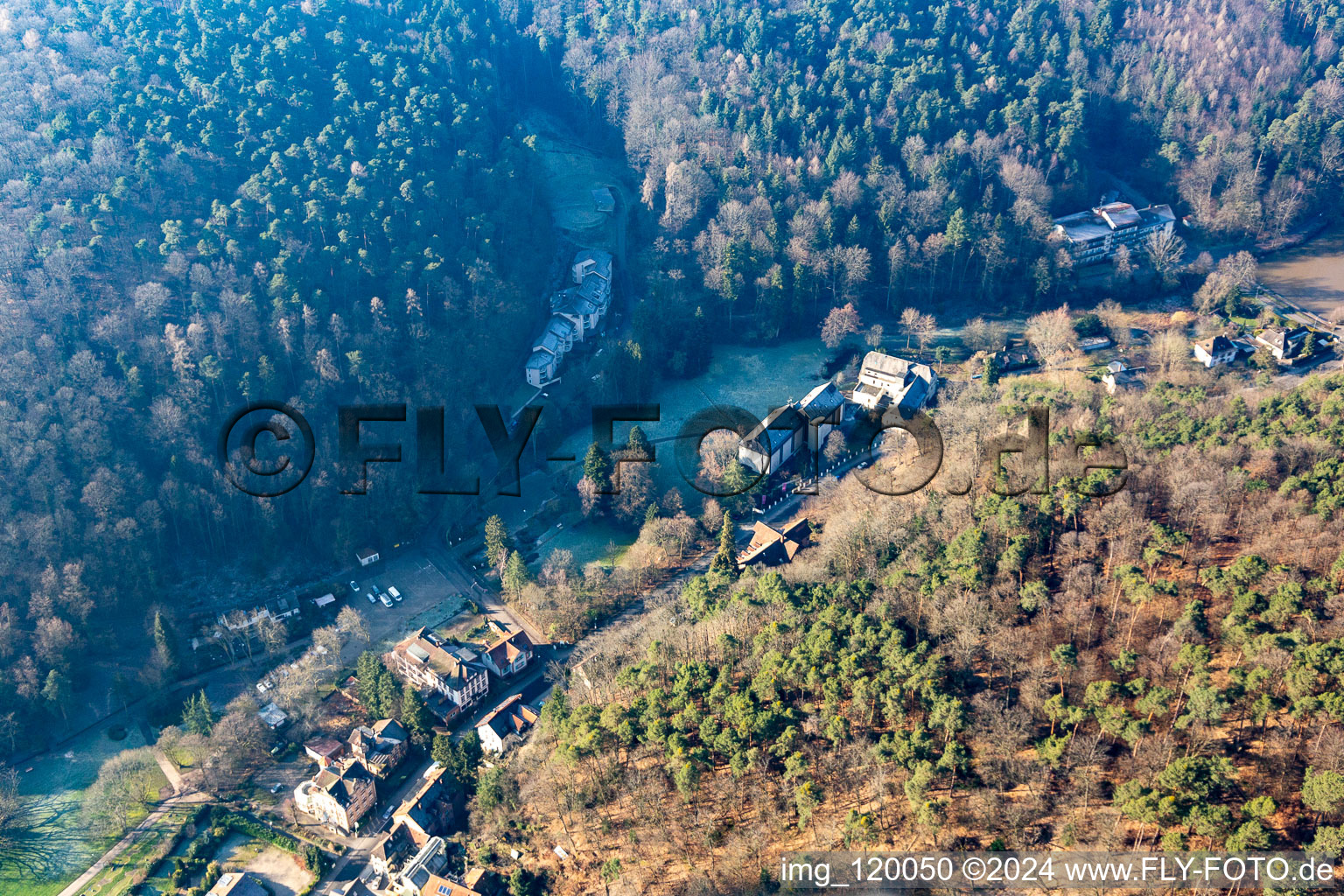 Vue aérienne de Hôtel Luisenpark à Bad Bergzabern dans le département Rhénanie-Palatinat, Allemagne