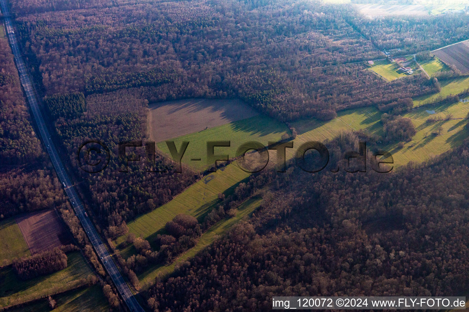 Vue aérienne de A65 à Steinweiler dans le département Rhénanie-Palatinat, Allemagne