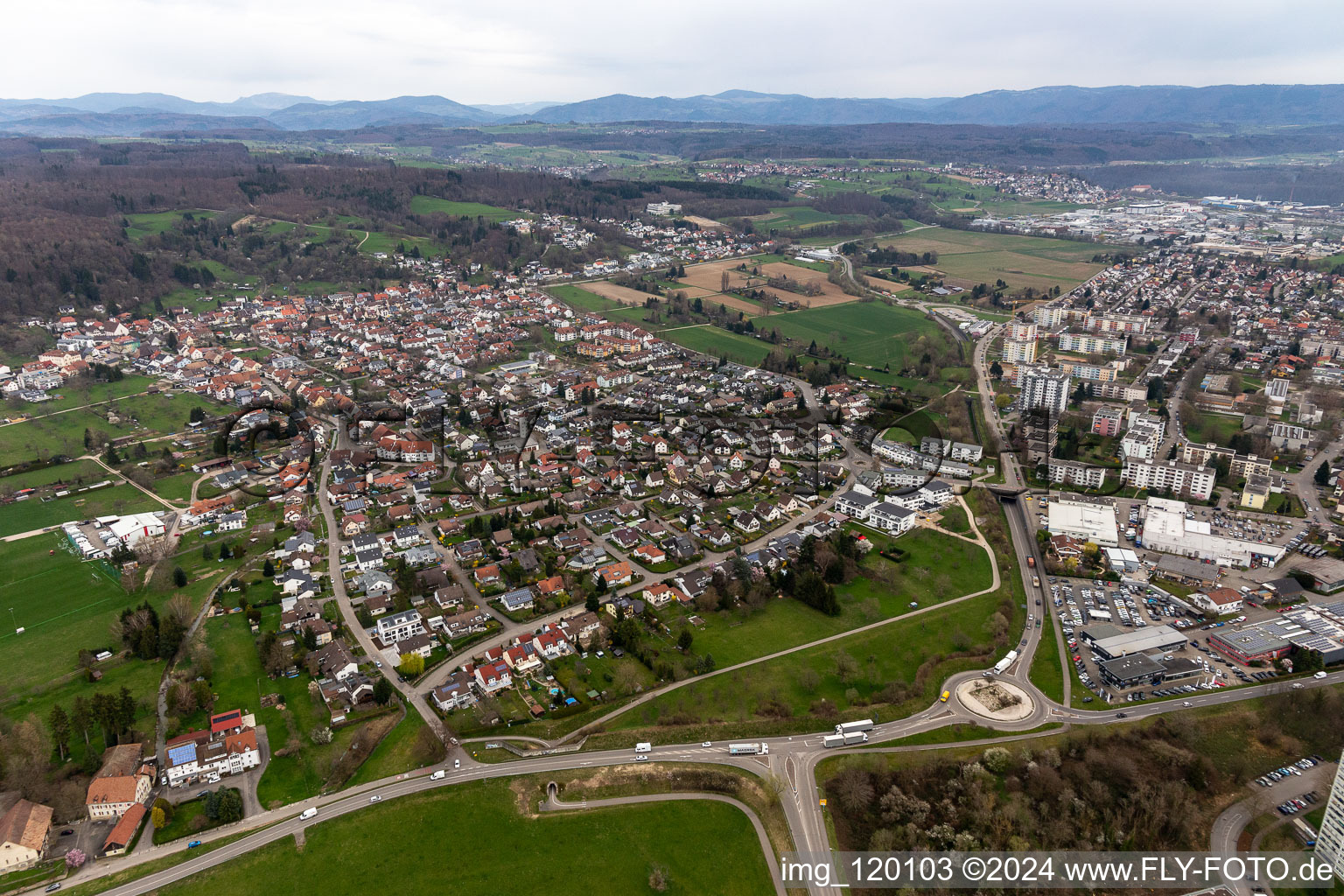 Vue aérienne de Rheinfelden dans le département Bade-Wurtemberg, Allemagne