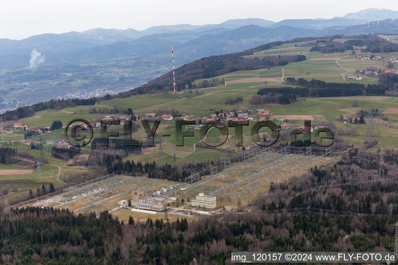 Vue aérienne de Sous-station Heidenwuhr à Egg à le quartier Egg in Rickenbach dans le département Bade-Wurtemberg, Allemagne