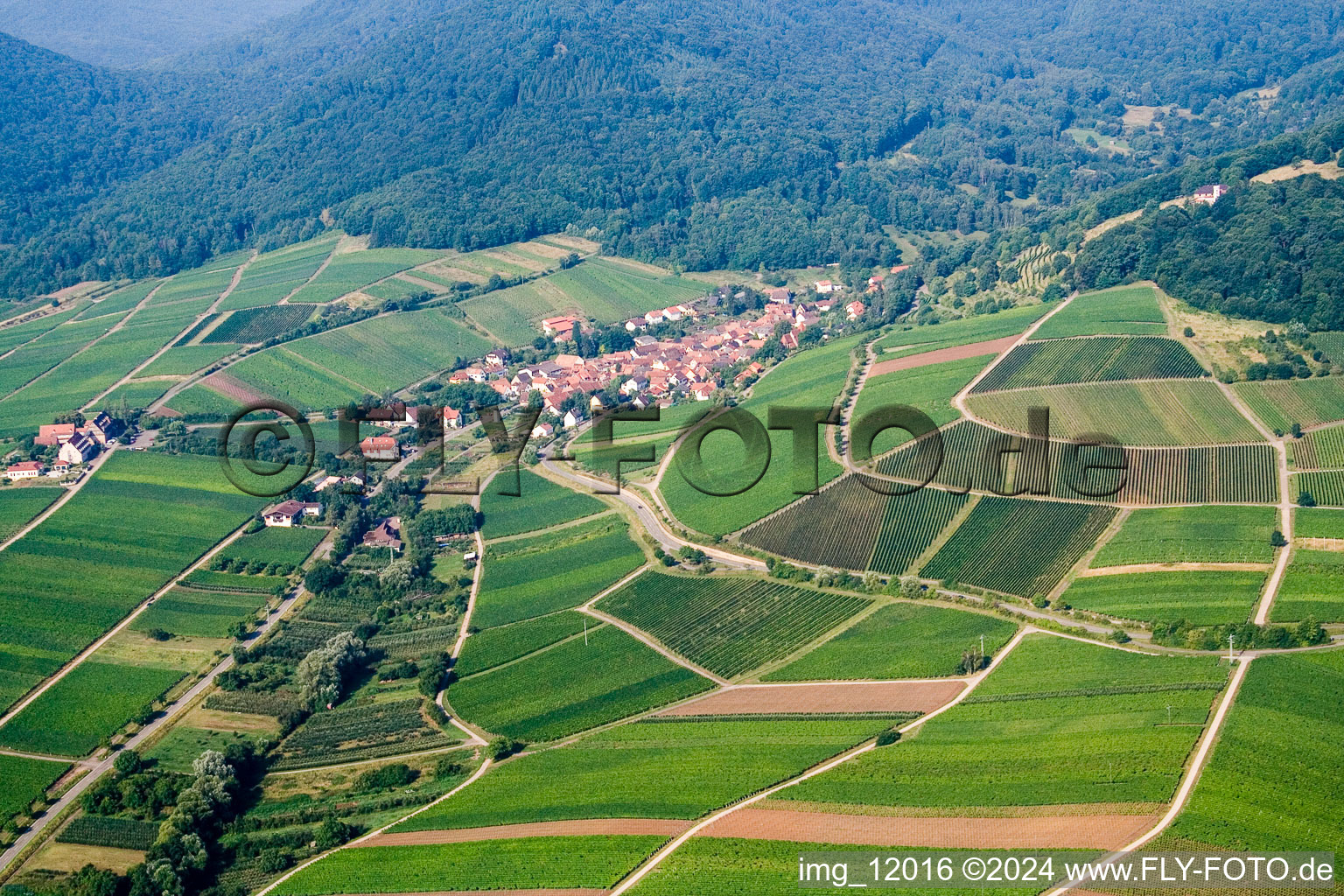 Ilbesheim bei Landau in der Pfalz dans le département Rhénanie-Palatinat, Allemagne hors des airs