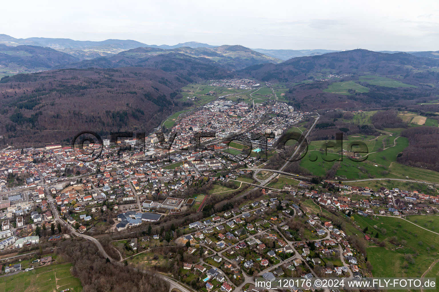 Vue aérienne de Schopfheim dans le département Bade-Wurtemberg, Allemagne