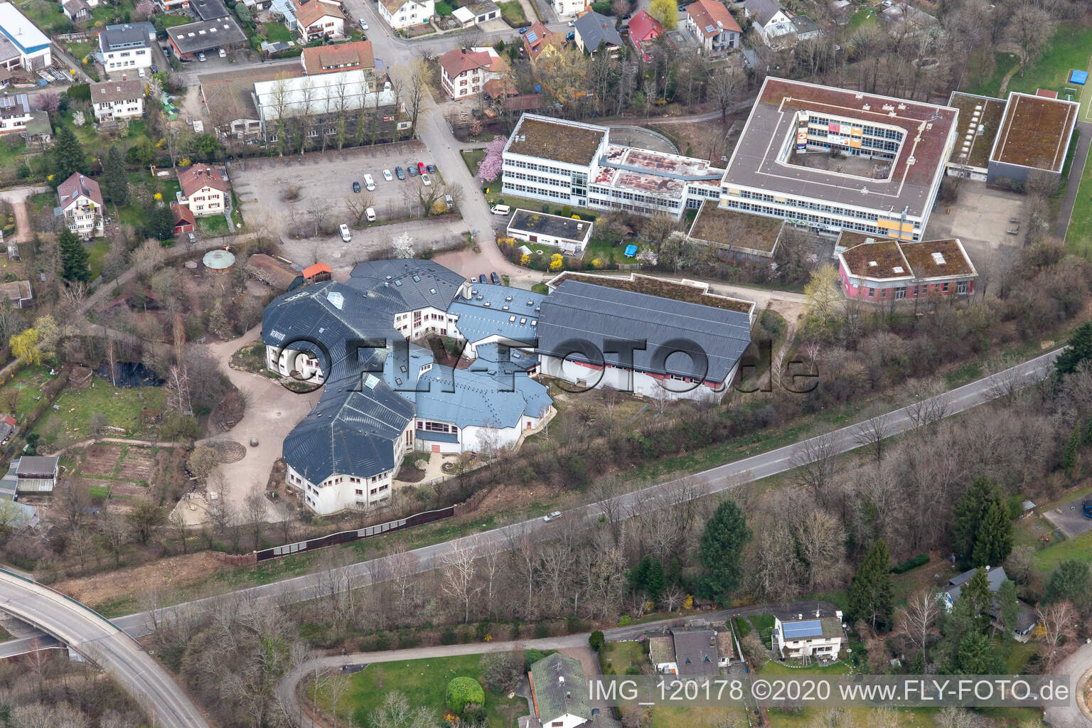 Vue aérienne de École Waldorf gratuite Schopfhei à Schopfheim dans le département Bade-Wurtemberg, Allemagne