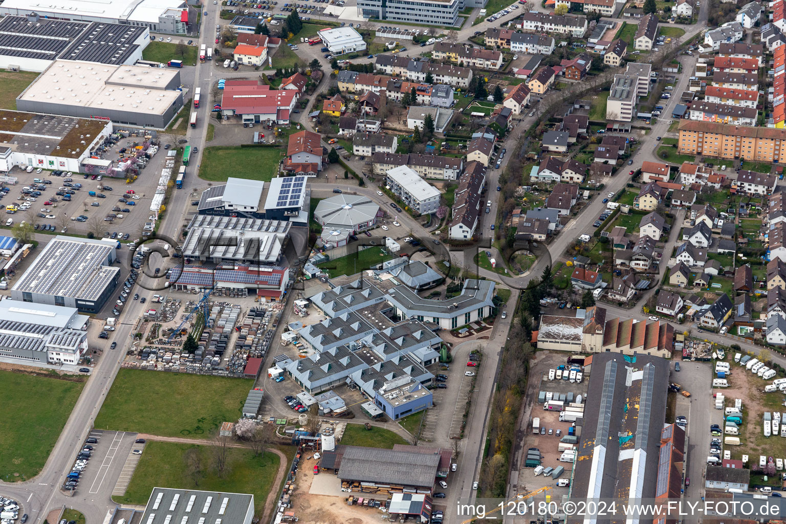 Vue aérienne de Académie commerciale à le quartier Wiechs in Schopfheim dans le département Bade-Wurtemberg, Allemagne