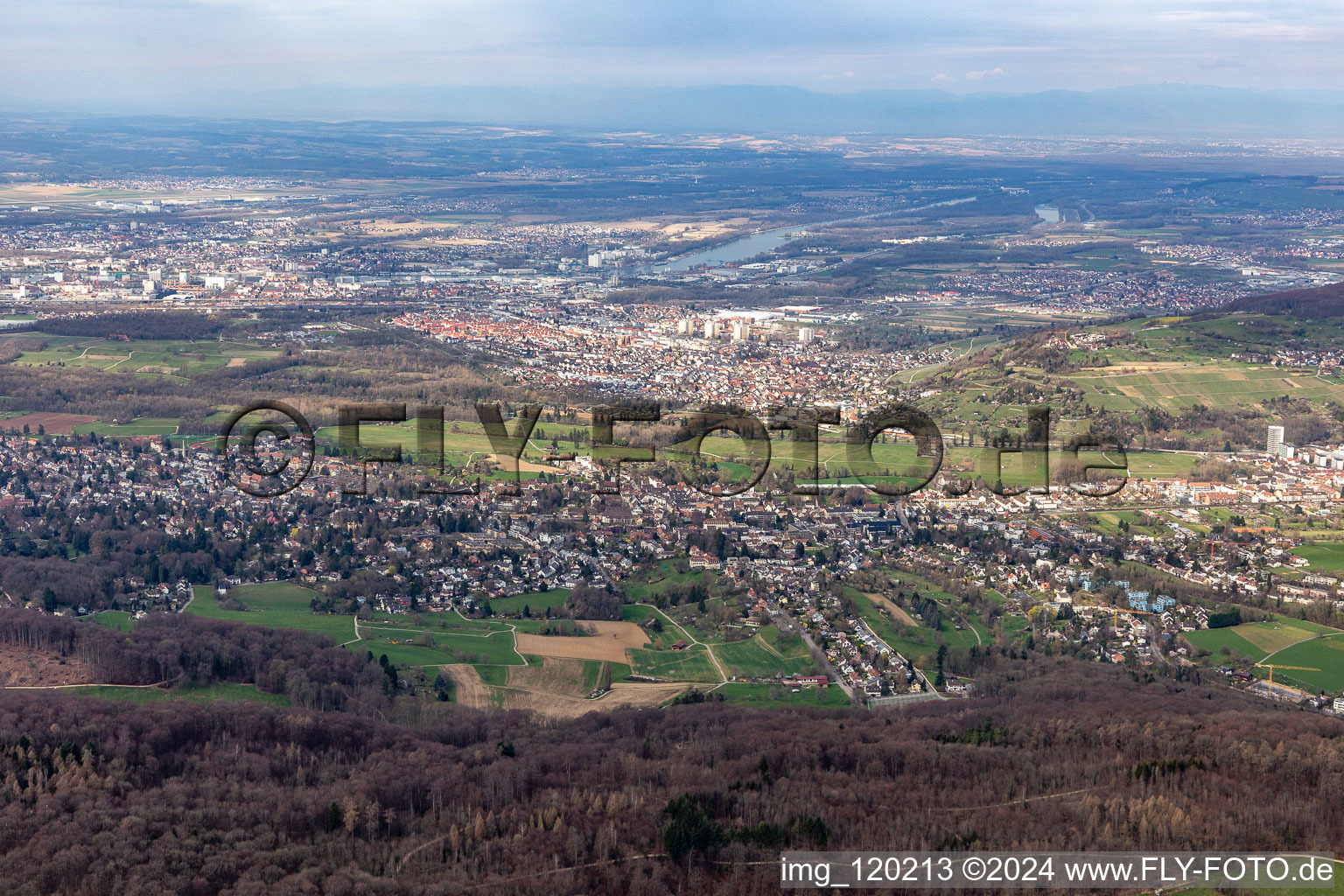 Vue aérienne de Riehen dans le département Bâle ville, Suisse