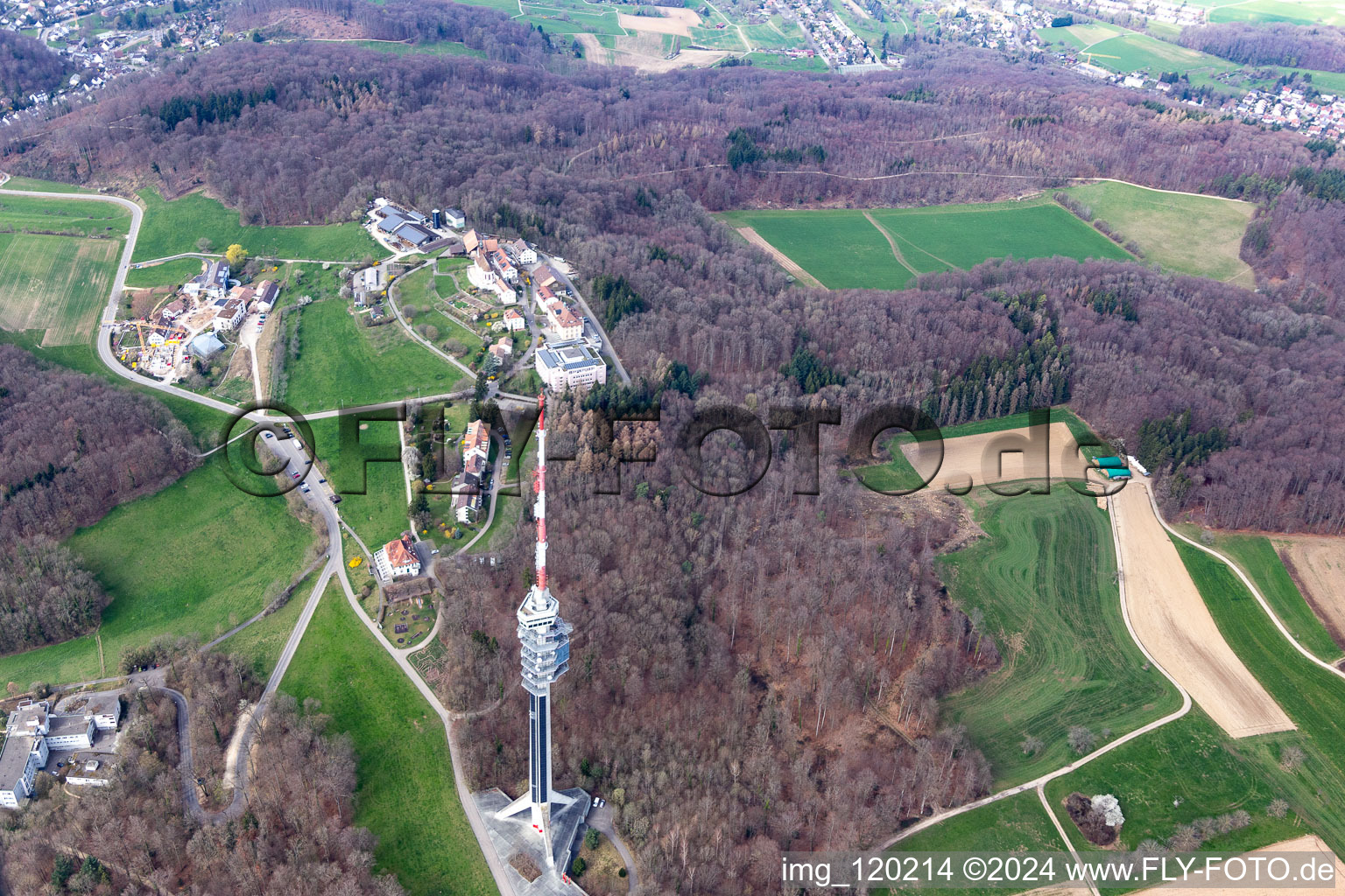 Vue aérienne de Tour de télévision de St. Chrischona à Bettingen dans le département Bâle ville, Suisse