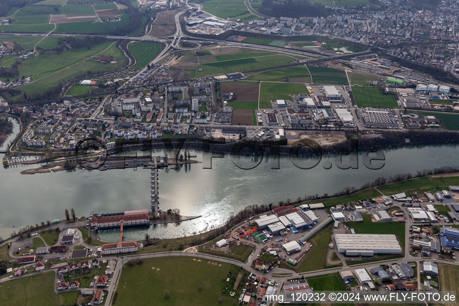 Vue aérienne de Barrage du Rhin, centrale électrique Augst à Augst dans le département Paysage bâlois, Suisse