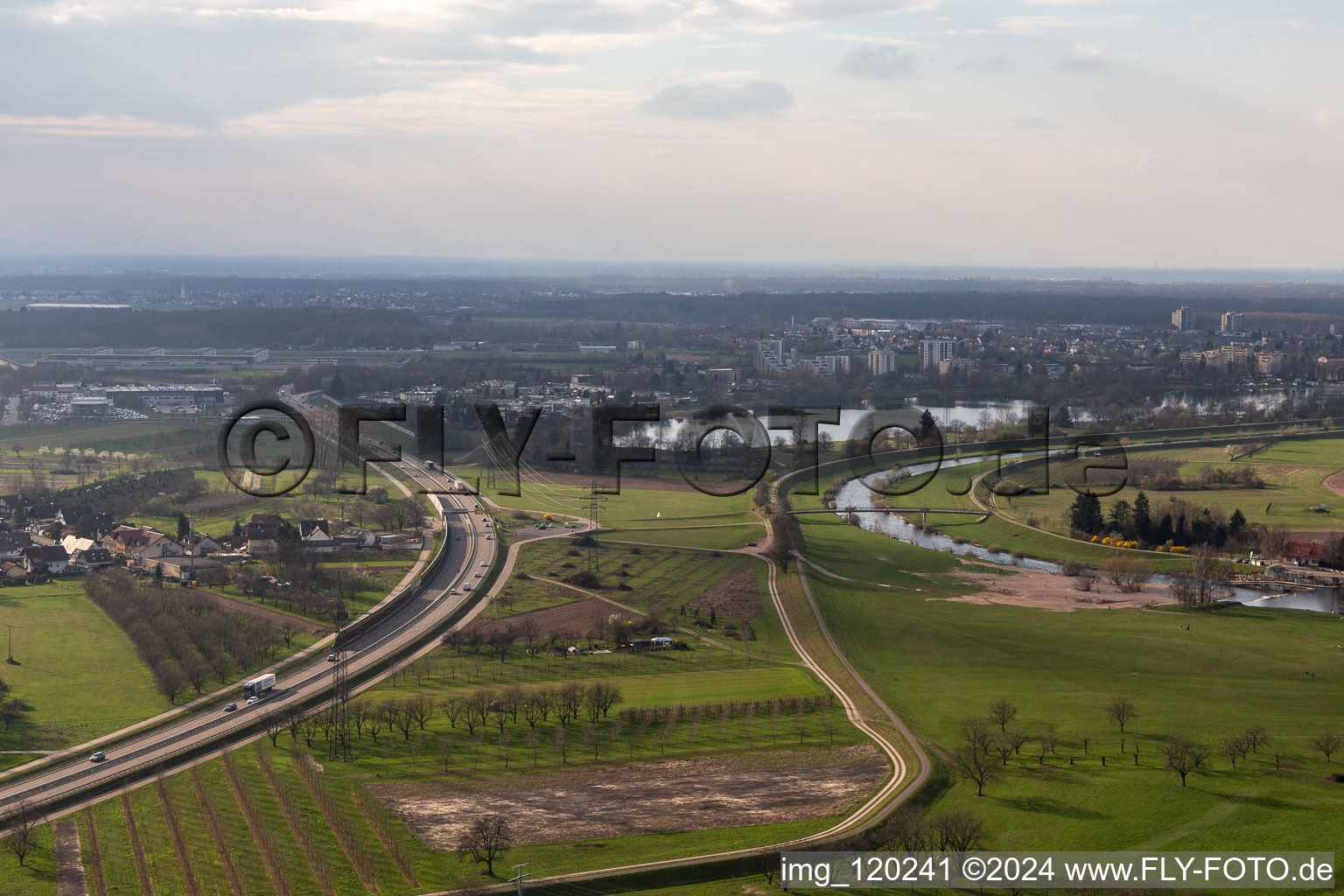 Vue aérienne de B33 à le quartier Elgersweier in Offenburg dans le département Bade-Wurtemberg, Allemagne