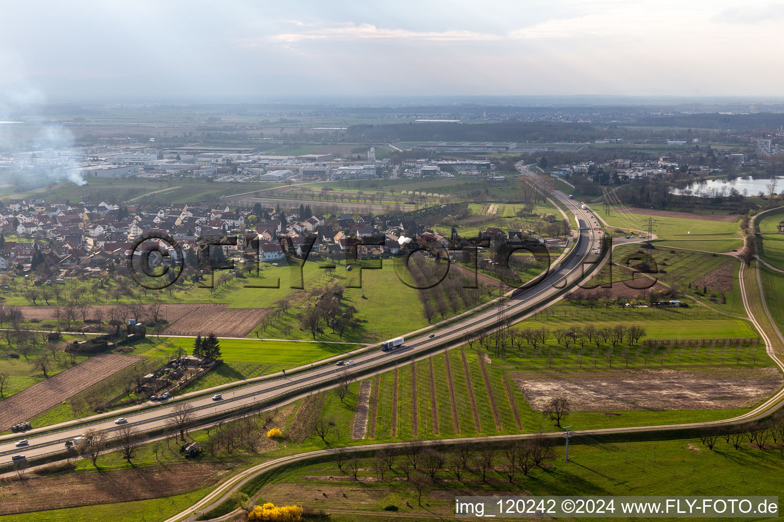 Vue aérienne de B33 à le quartier Elgersweier in Offenburg dans le département Bade-Wurtemberg, Allemagne