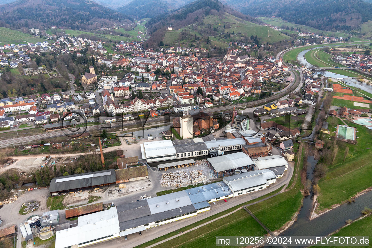 Gengenbach dans le département Bade-Wurtemberg, Allemagne vue du ciel