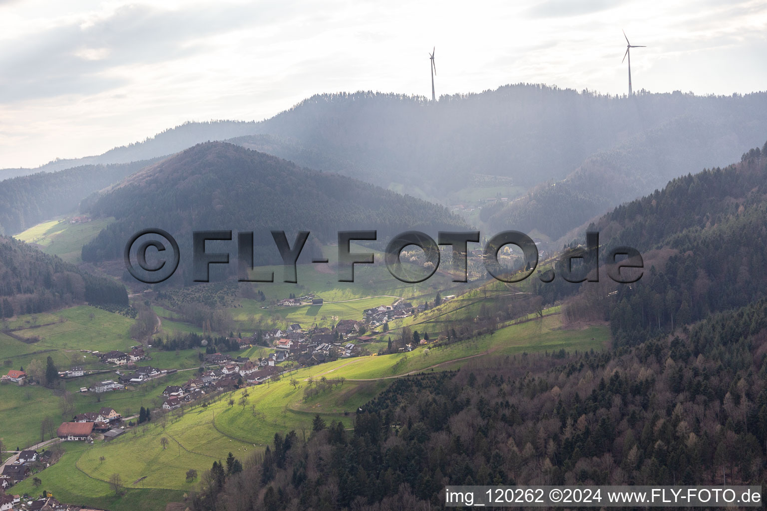 Vue aérienne de Fußbach à Gengenbach dans le département Bade-Wurtemberg, Allemagne