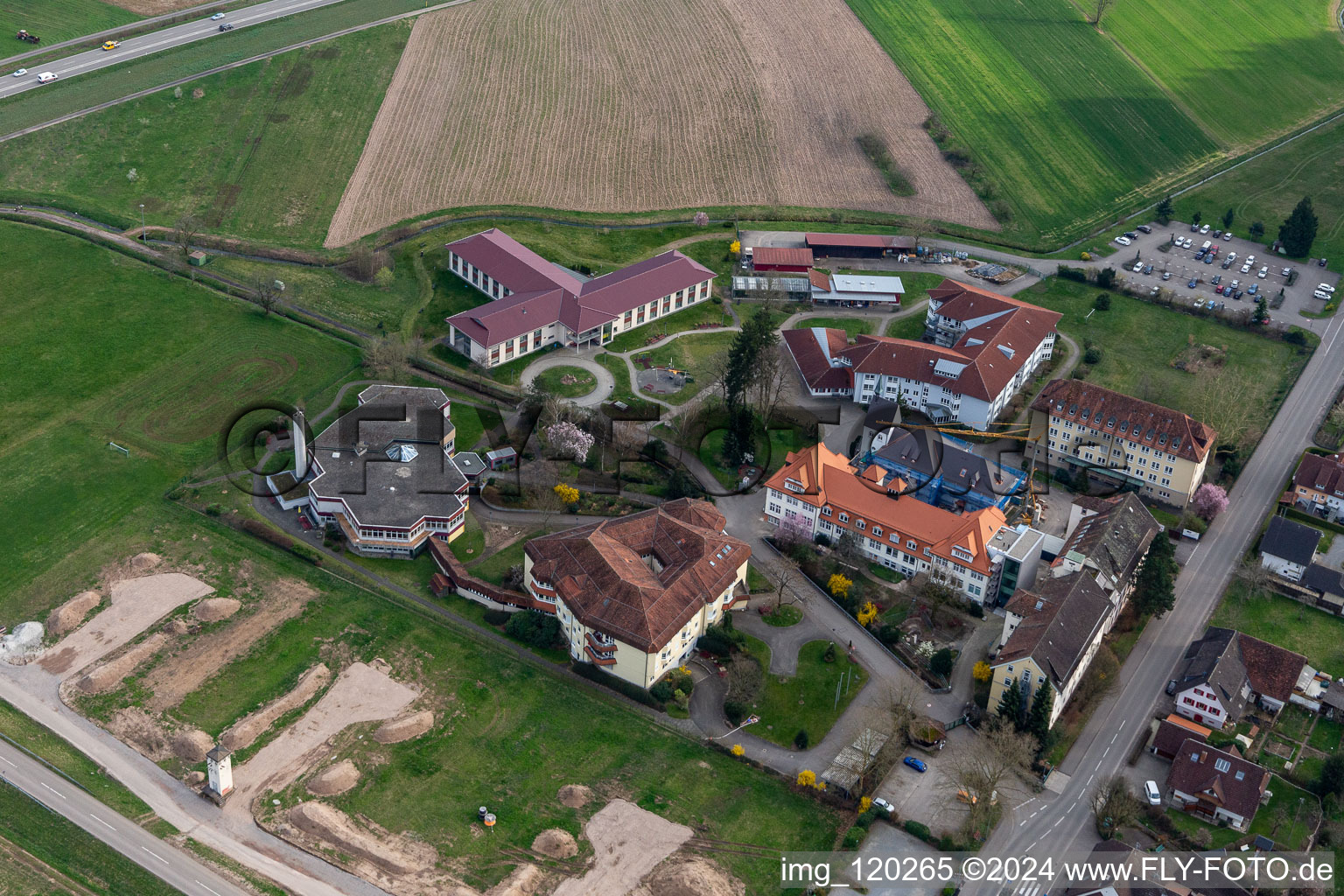 Vue aérienne de Maison de retraite et de soins Ortenau à Gengenbach dans le département Bade-Wurtemberg, Allemagne