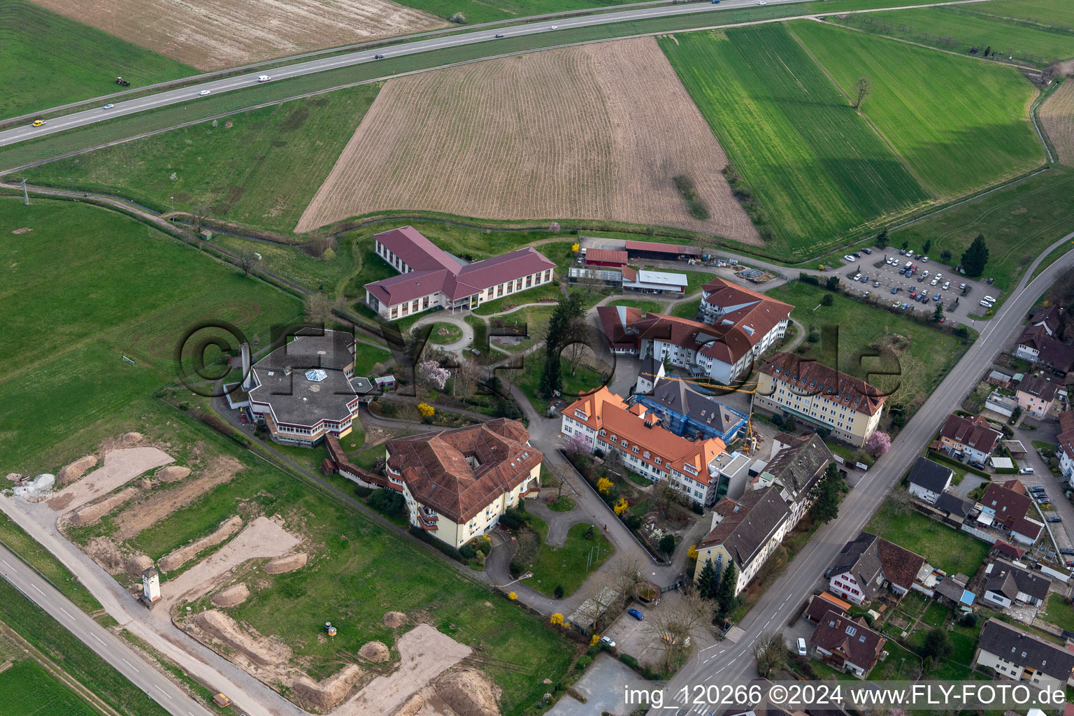 Vue aérienne de Maison de retraite et de soins Ortenau à Gengenbach dans le département Bade-Wurtemberg, Allemagne