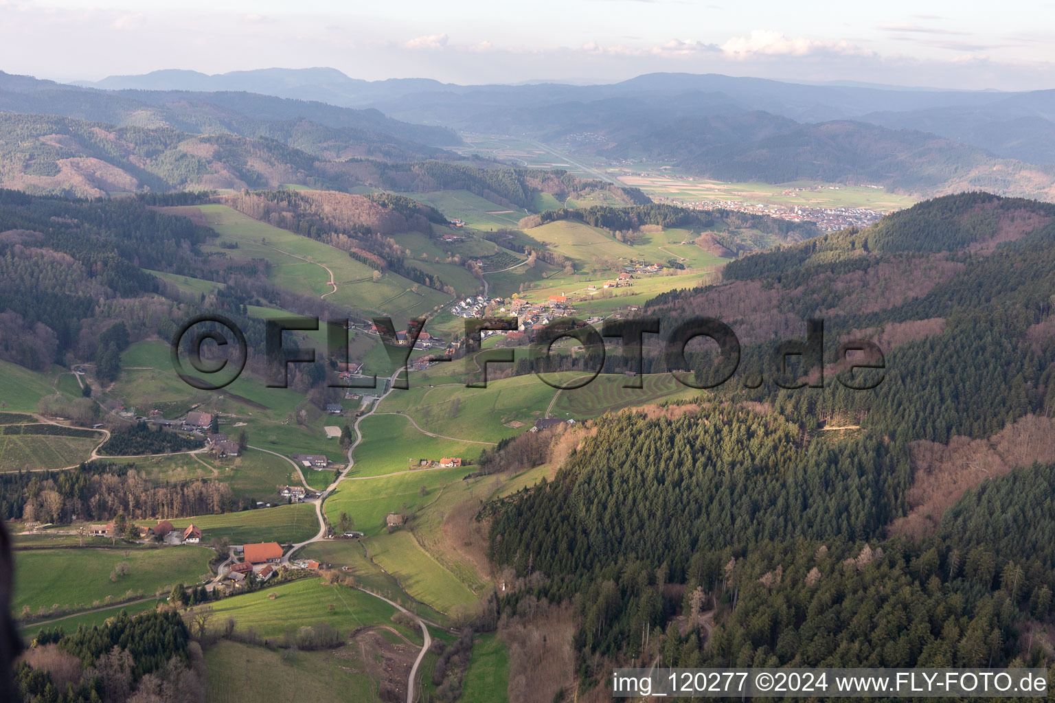 Vue aérienne de Prinzbach à Biberach dans le département Bade-Wurtemberg, Allemagne