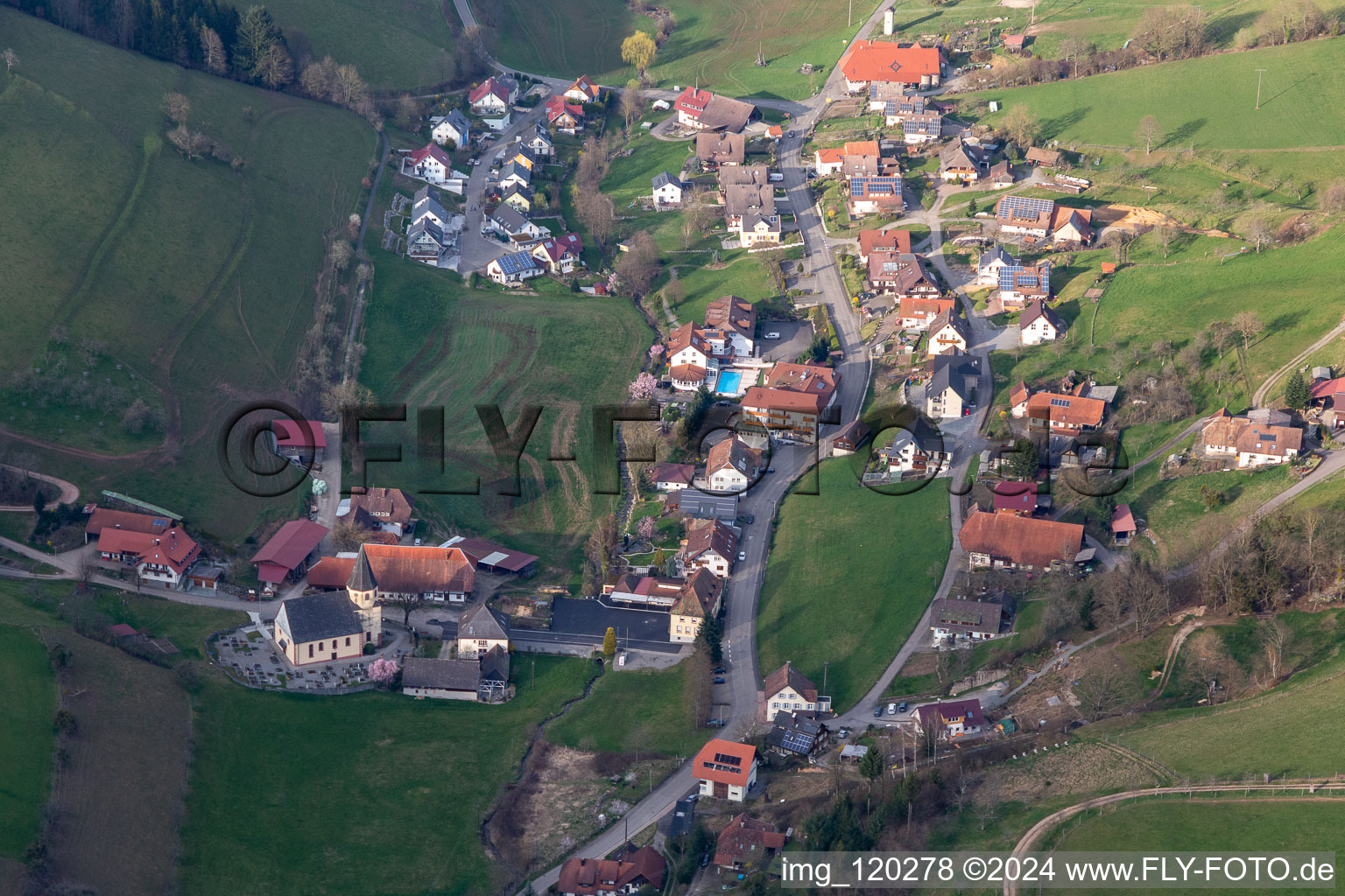 Photographie aérienne de Prinzbach à Biberach dans le département Bade-Wurtemberg, Allemagne