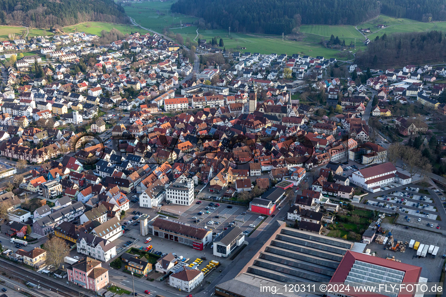 Vue oblique de Haslach im Kinzigtal dans le département Bade-Wurtemberg, Allemagne