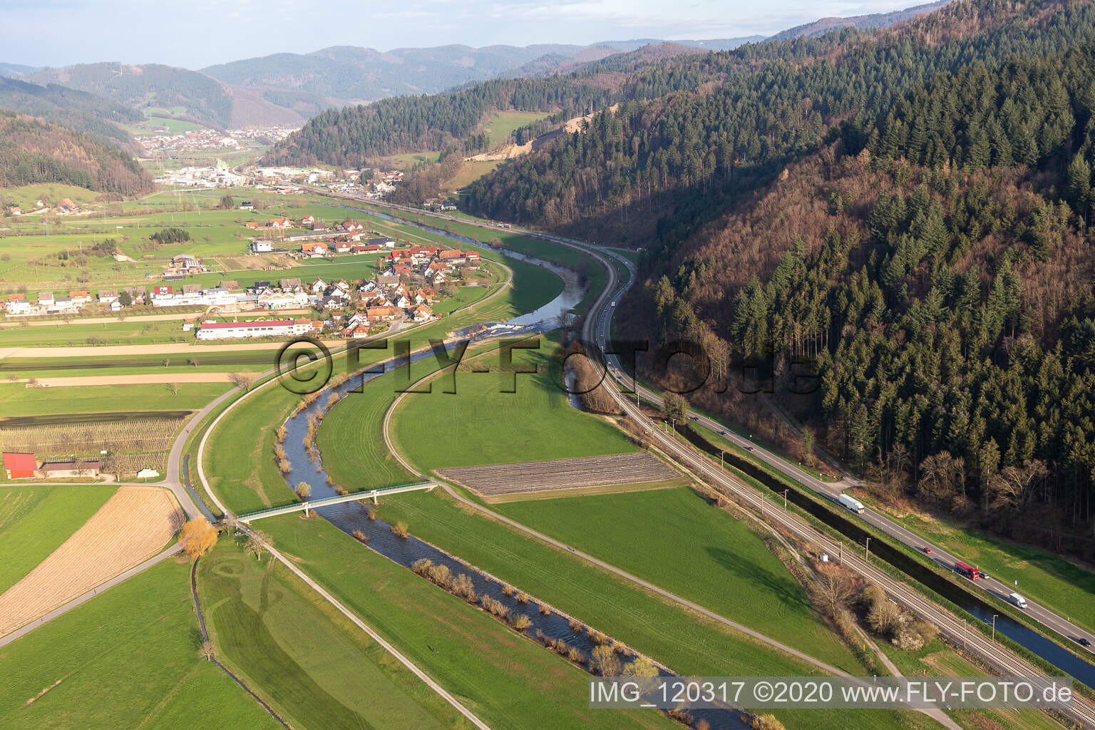 Vue aérienne de Quartier Echau in Fischerbach dans le département Bade-Wurtemberg, Allemagne