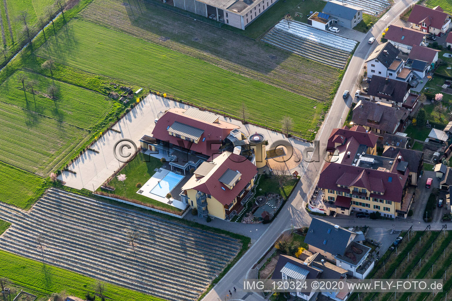 Vue aérienne de Hôtel Mosers Blume à Haslach im Kinzigtal dans le département Bade-Wurtemberg, Allemagne