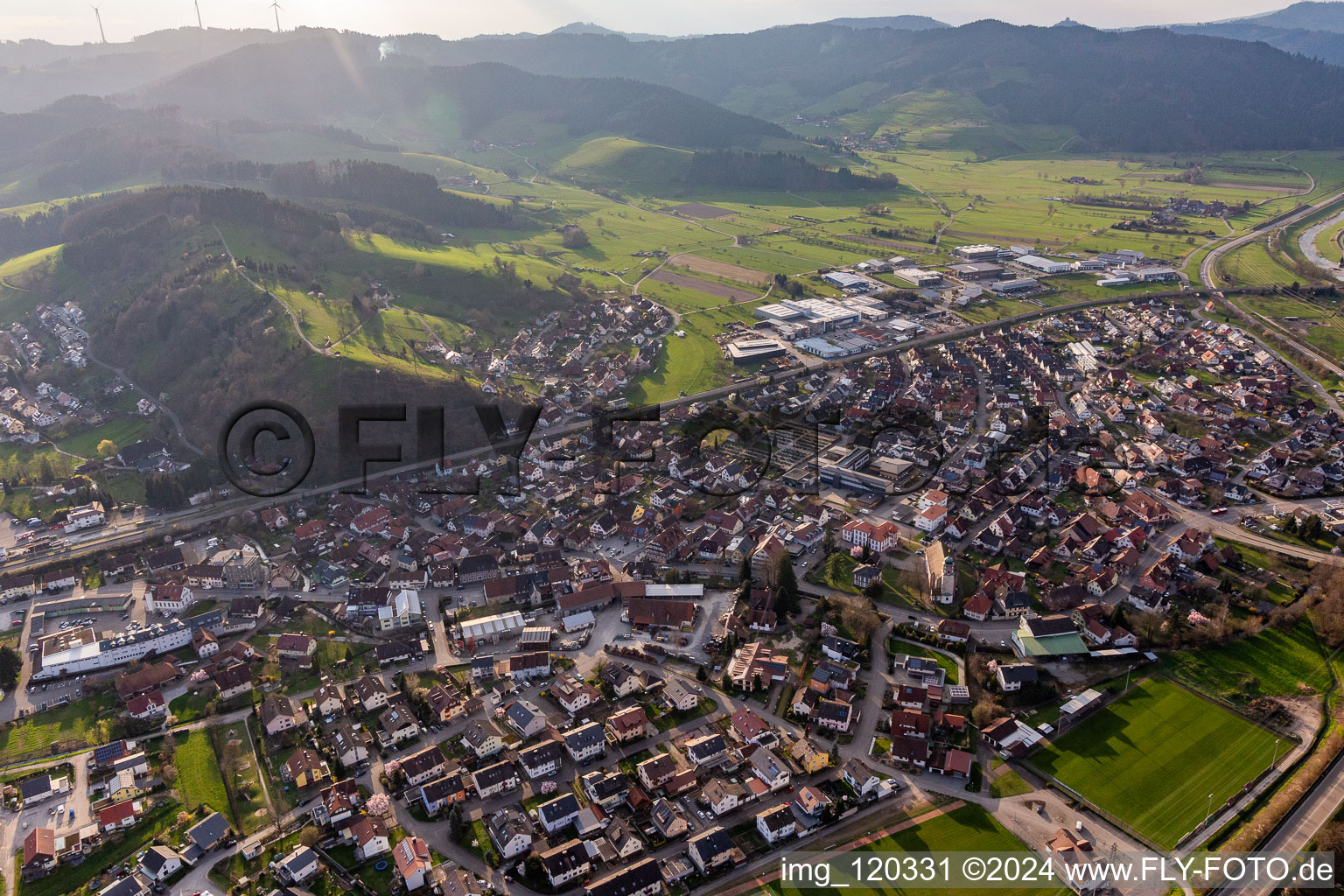 Vue aérienne de Steinach dans le département Bade-Wurtemberg, Allemagne