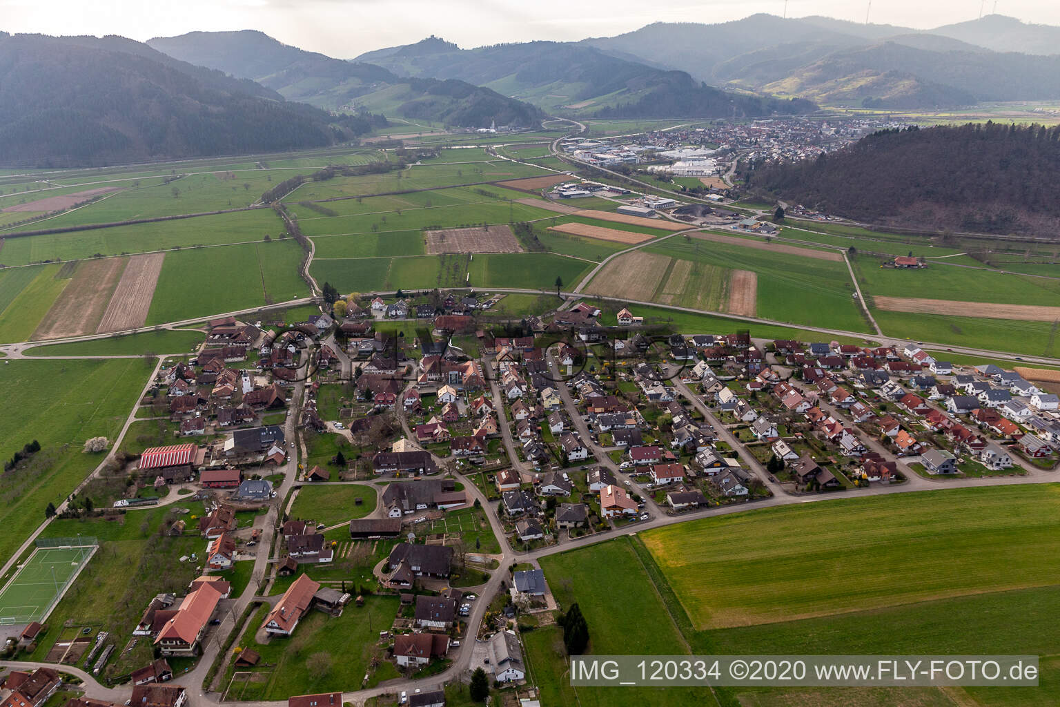 Vue aérienne de Unterentersbach dans le département Bade-Wurtemberg, Allemagne