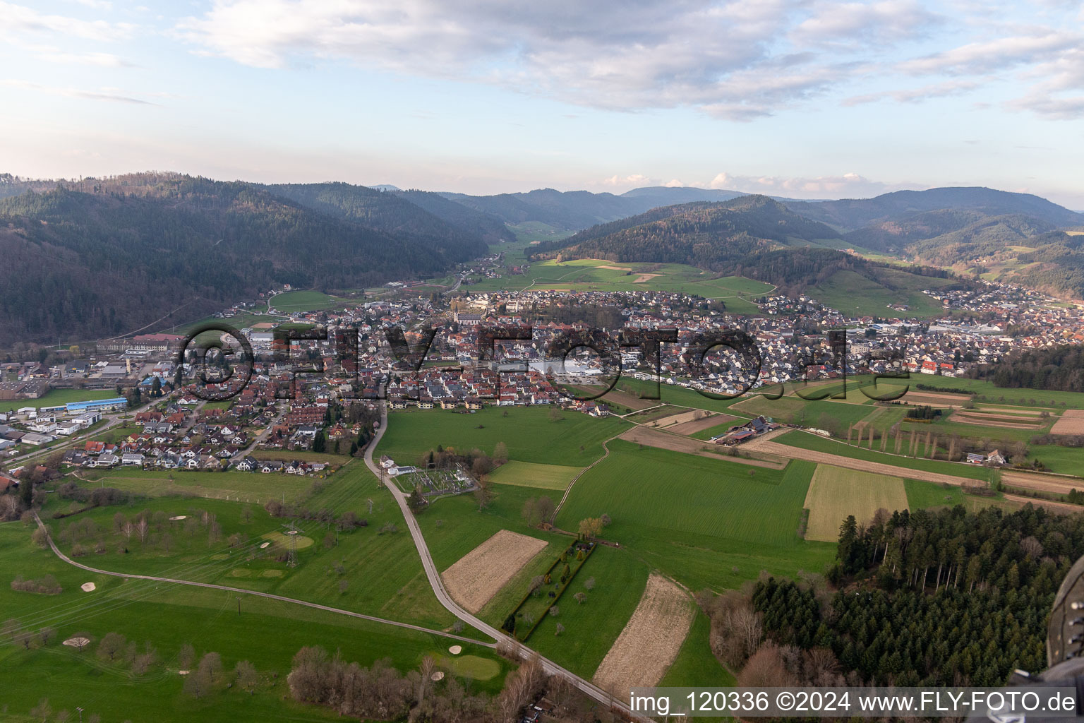 Photographie aérienne de Zell am Harmersbach dans le département Bade-Wurtemberg, Allemagne