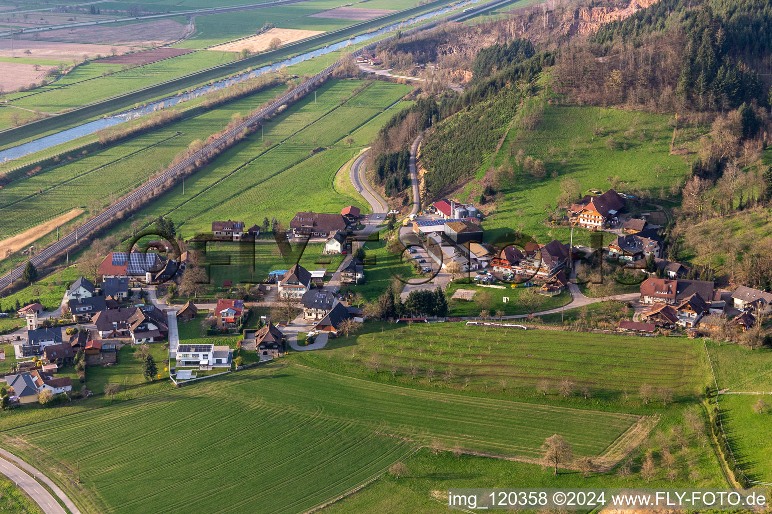 Vue aérienne de Ferme avicole Zapf à Gengenbach dans le département Bade-Wurtemberg, Allemagne